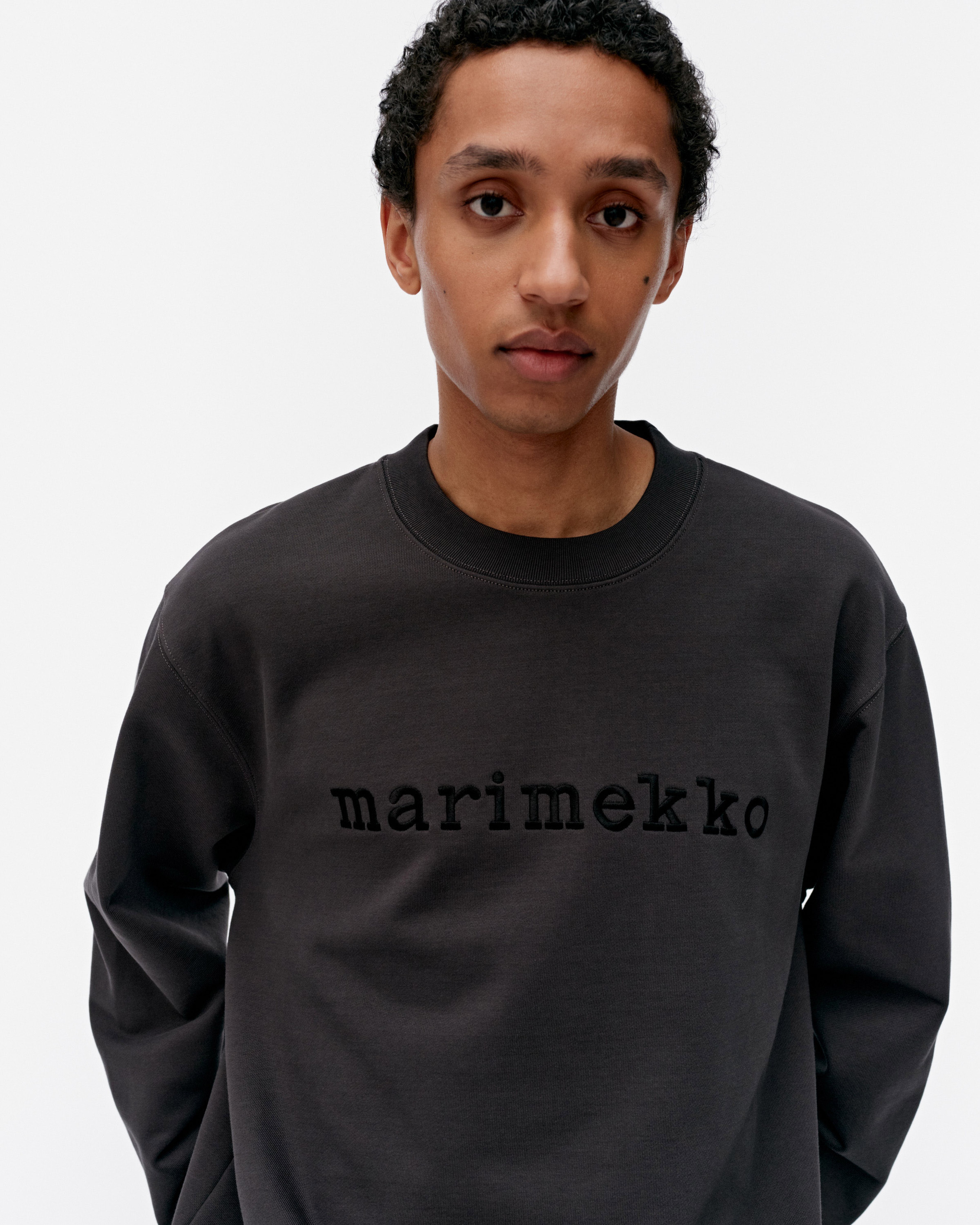 Loisto Logo Placement Kioski sweatshirt