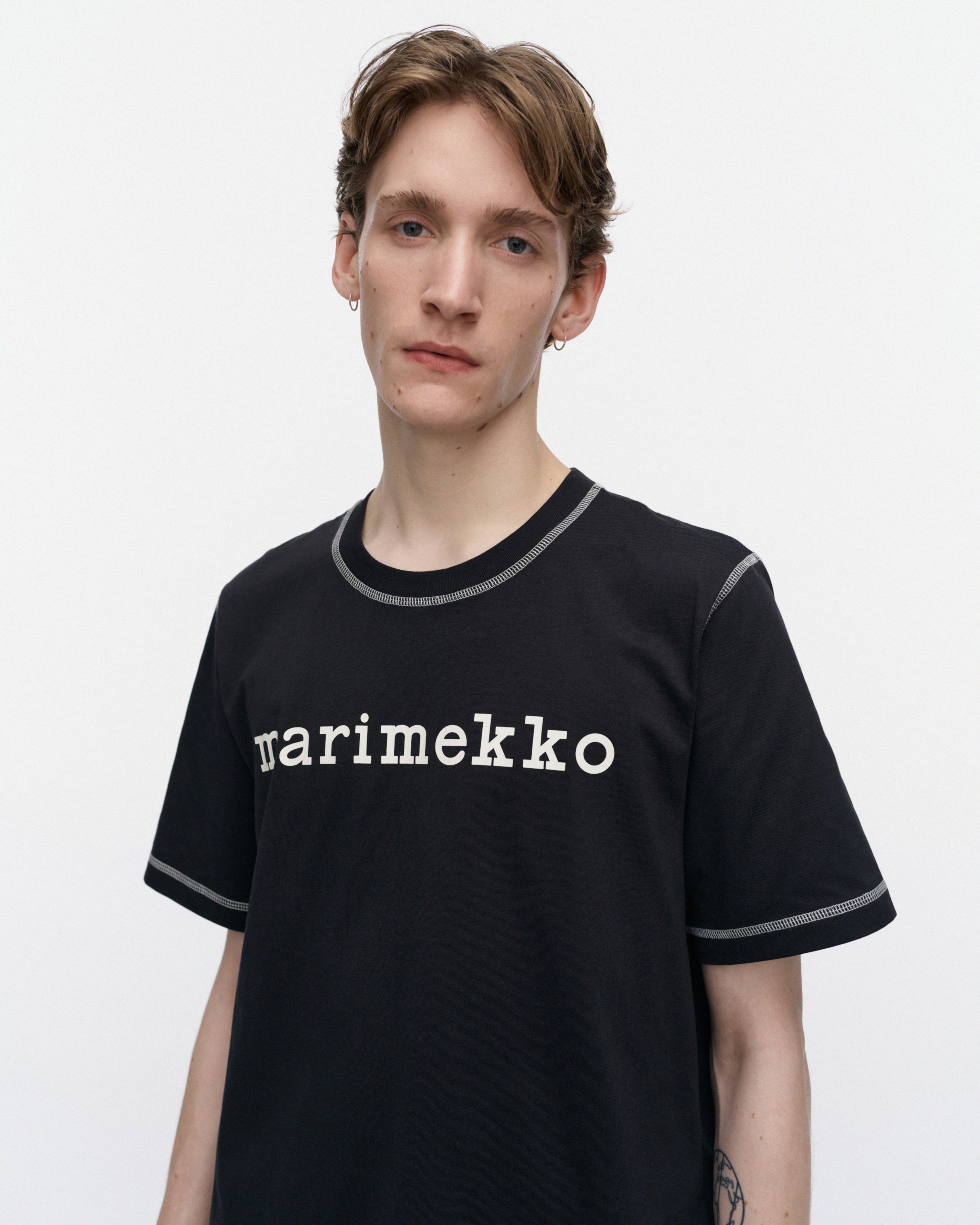 Tarttua Logo Placement, Kioski t-paita, musta, l.valk.,