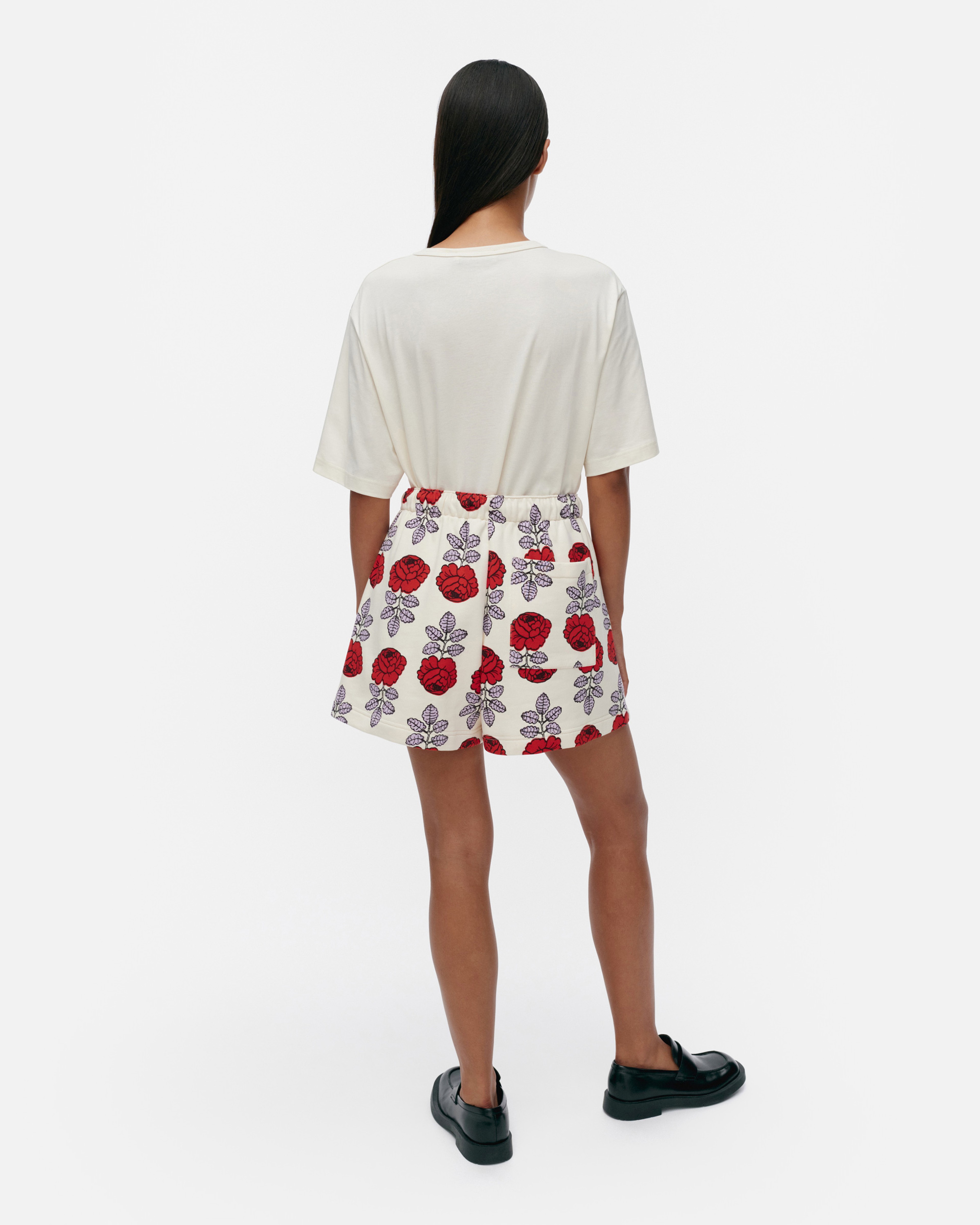 Miksaus Vihkiruusu, Kioski shorts, off white, red, lilac,