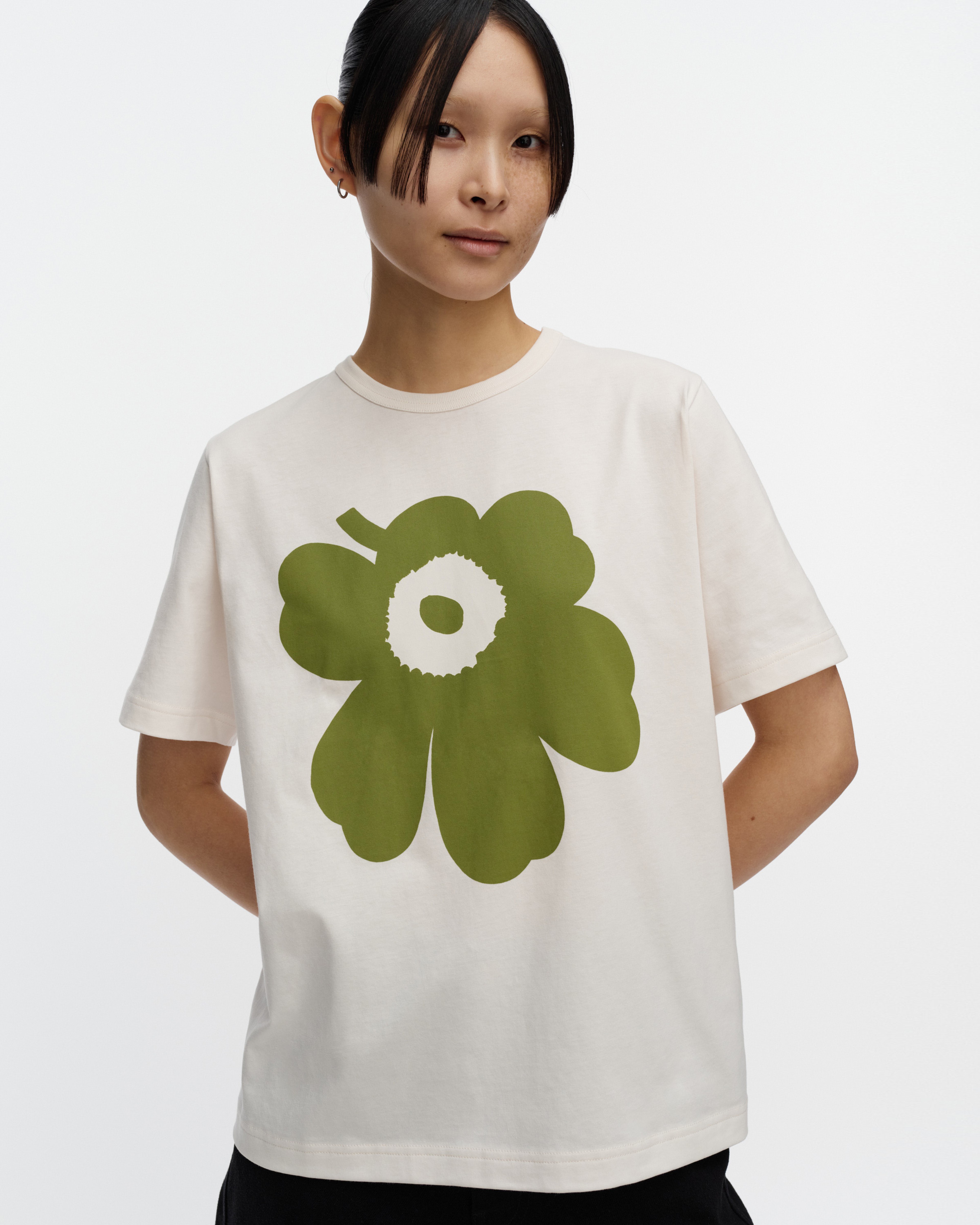 Erna Unikko Placement, Kioski t-shirt, off white, green,