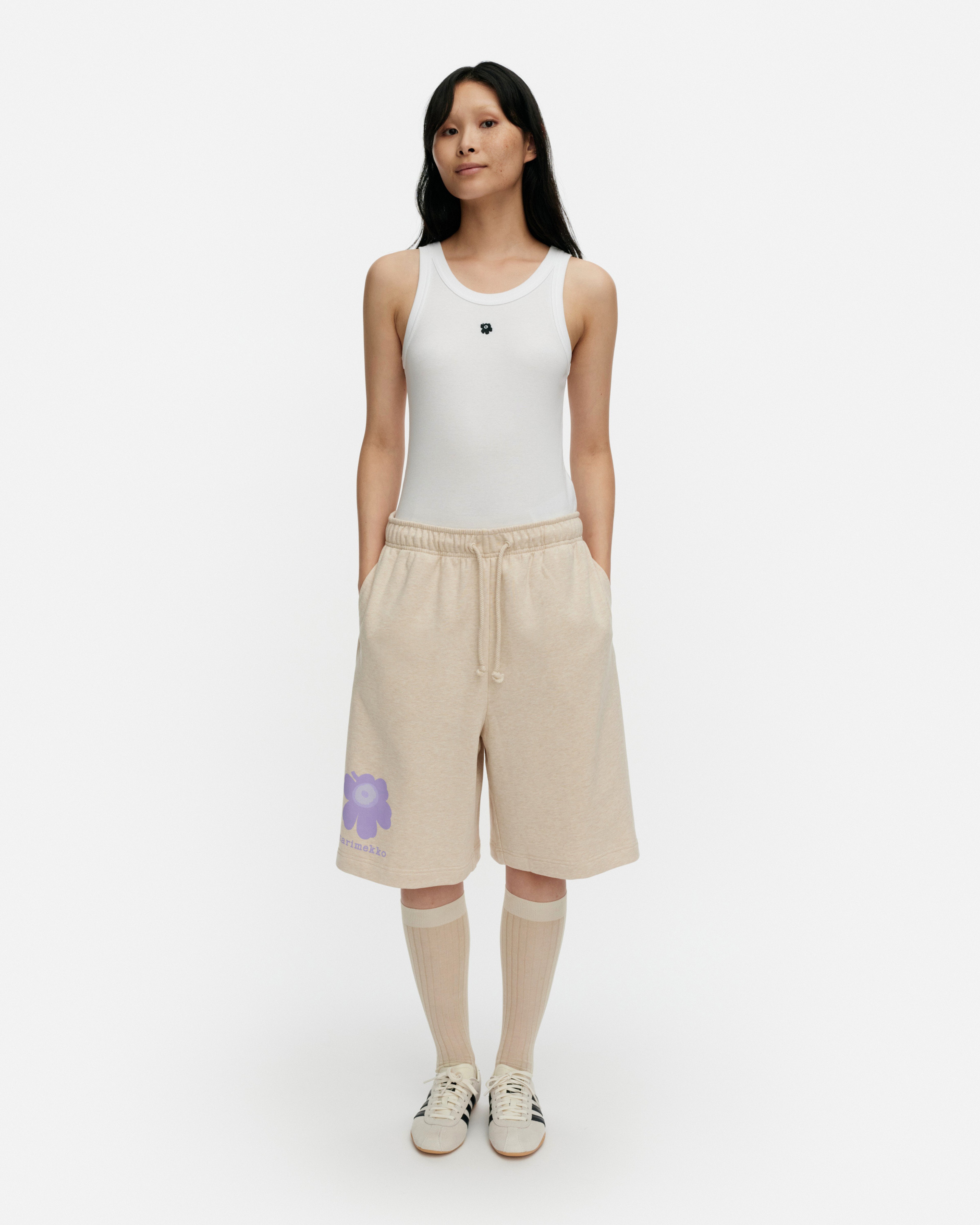 Sarana Unikko Placement Kioski shorts