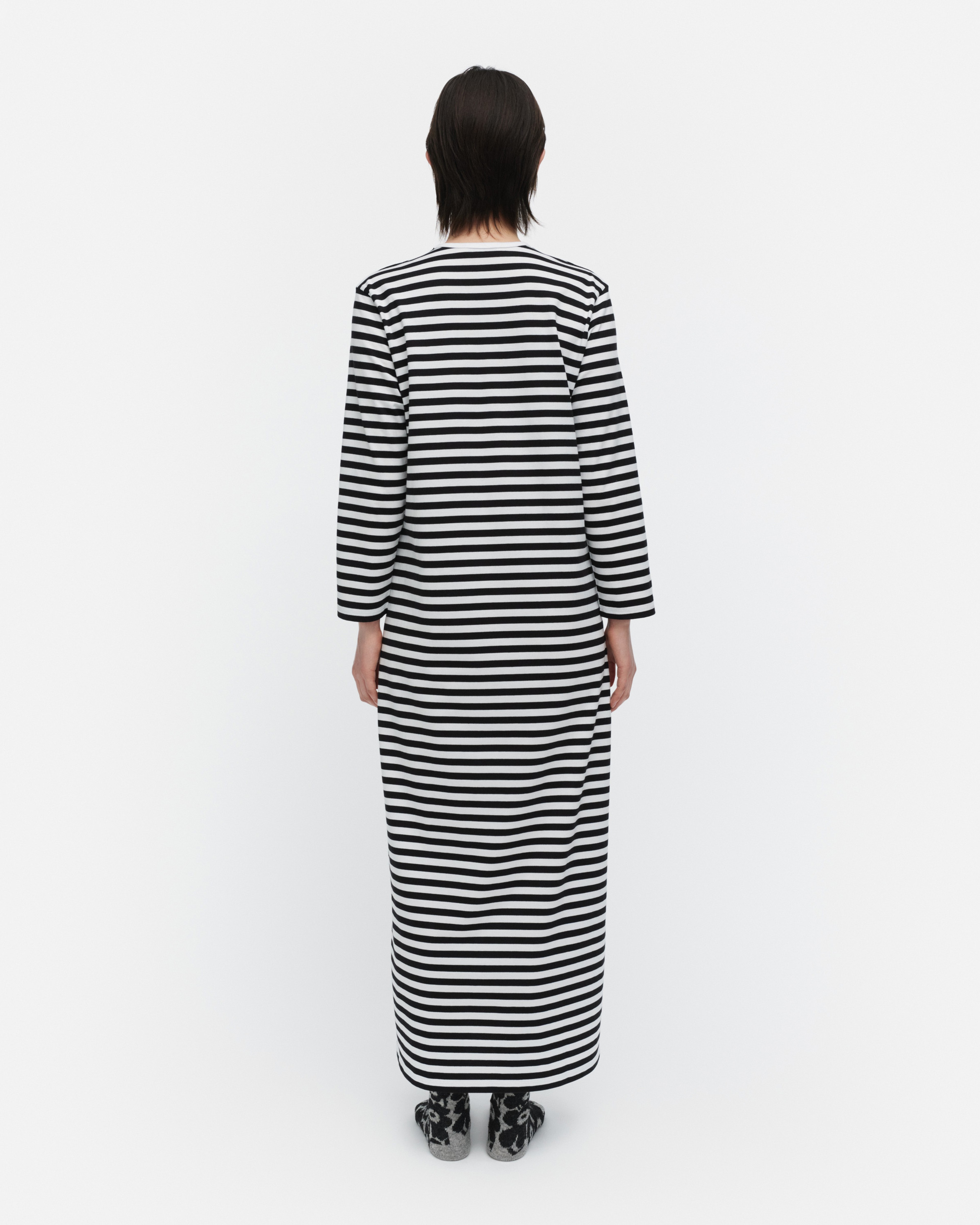 Katju Tasaraita, Nightgown, white, black,