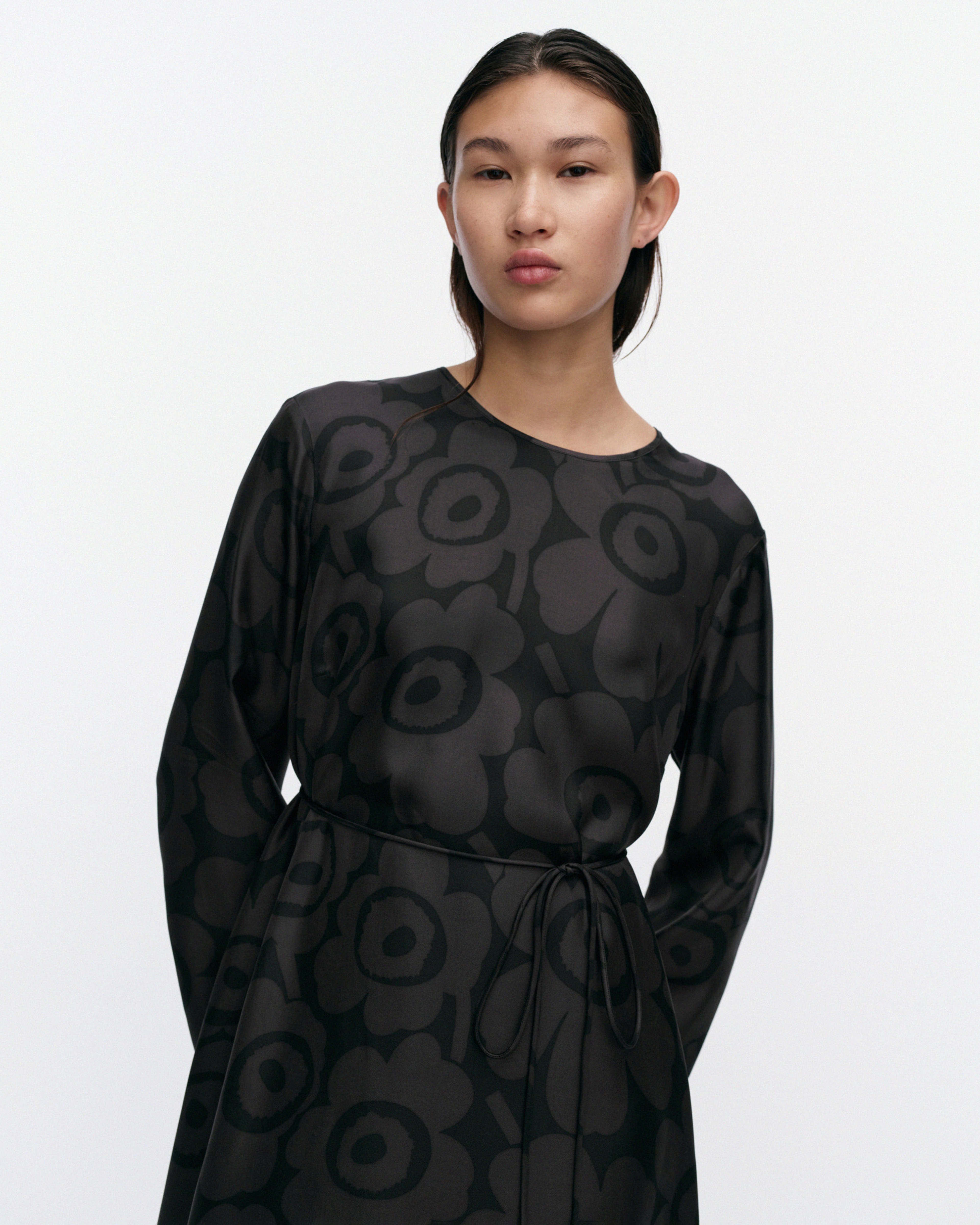 Keskenään Unikko Silk dress