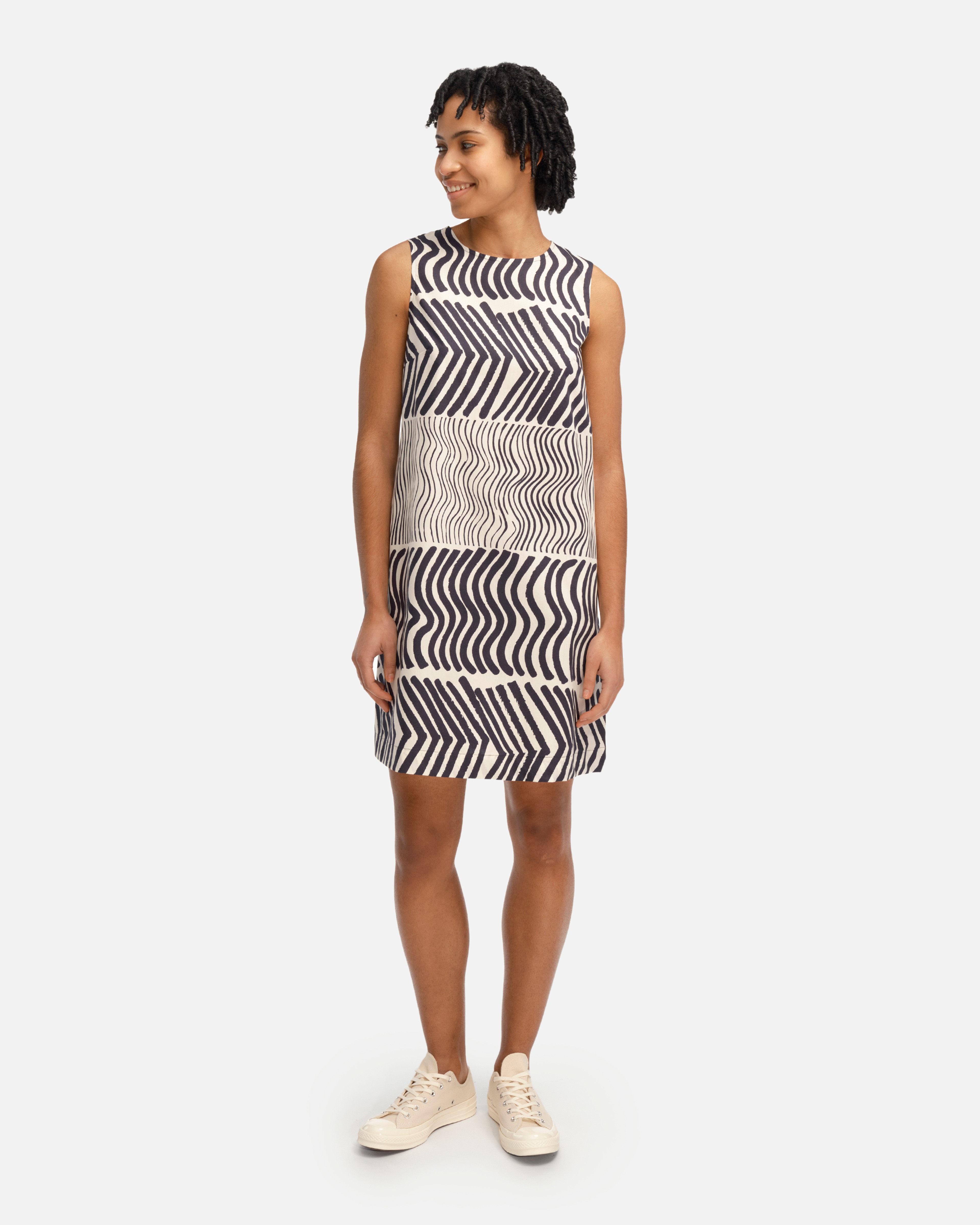 Gahniitti Silkkikuikka, Cotton poplin dress, off-white, dark navy,
