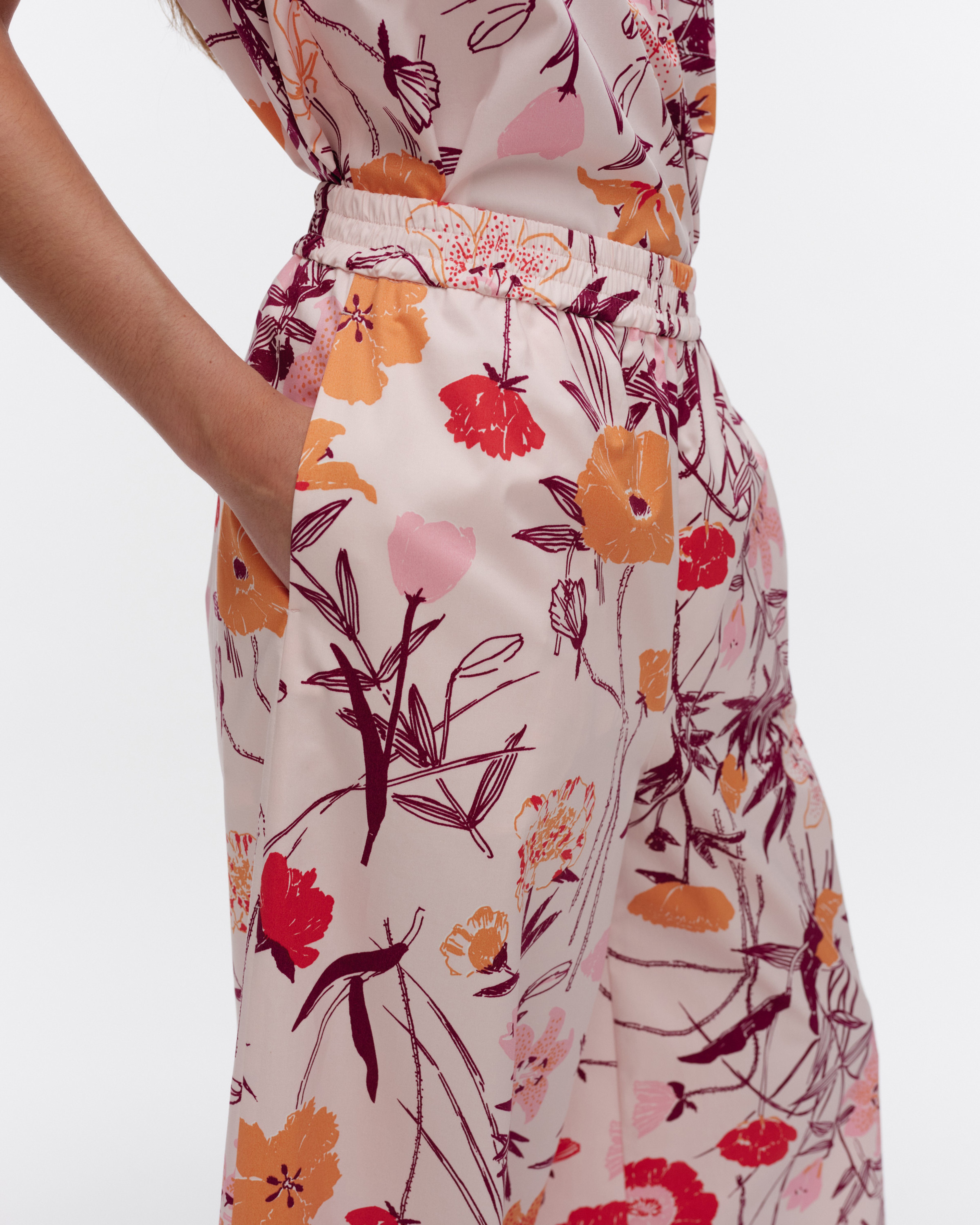 Kohti Perenna, Trousers, rose, wine red, orange,