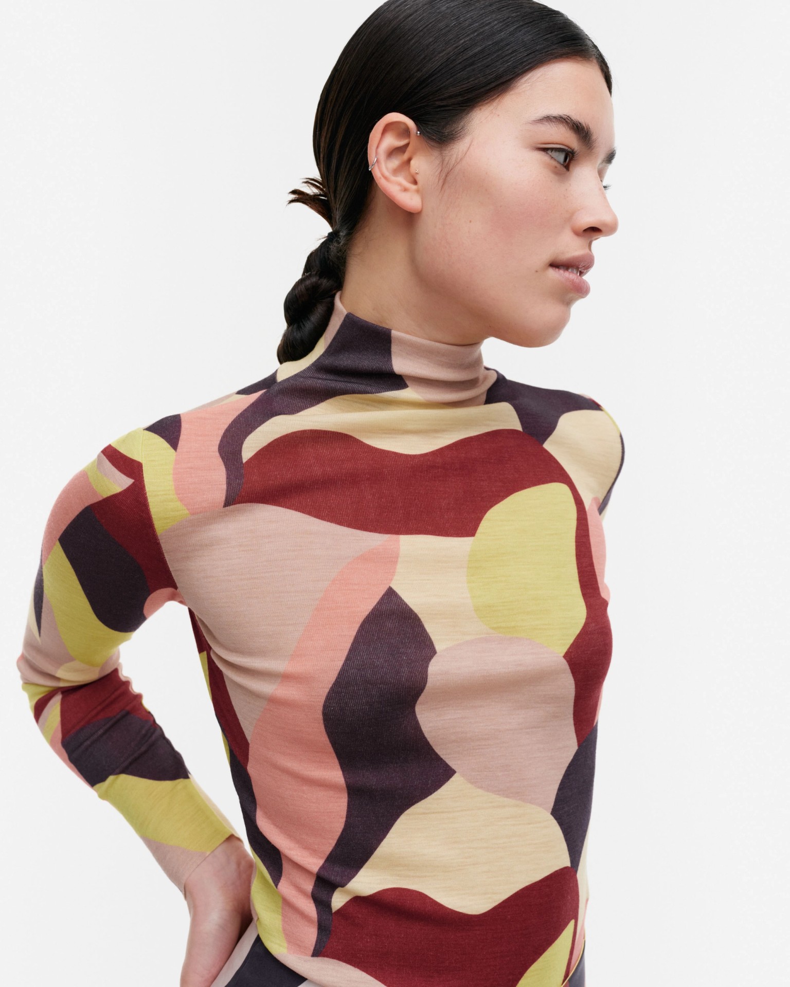 Veduta Kamelia, Wool turtleneck shirt, winered, yellow, peach,