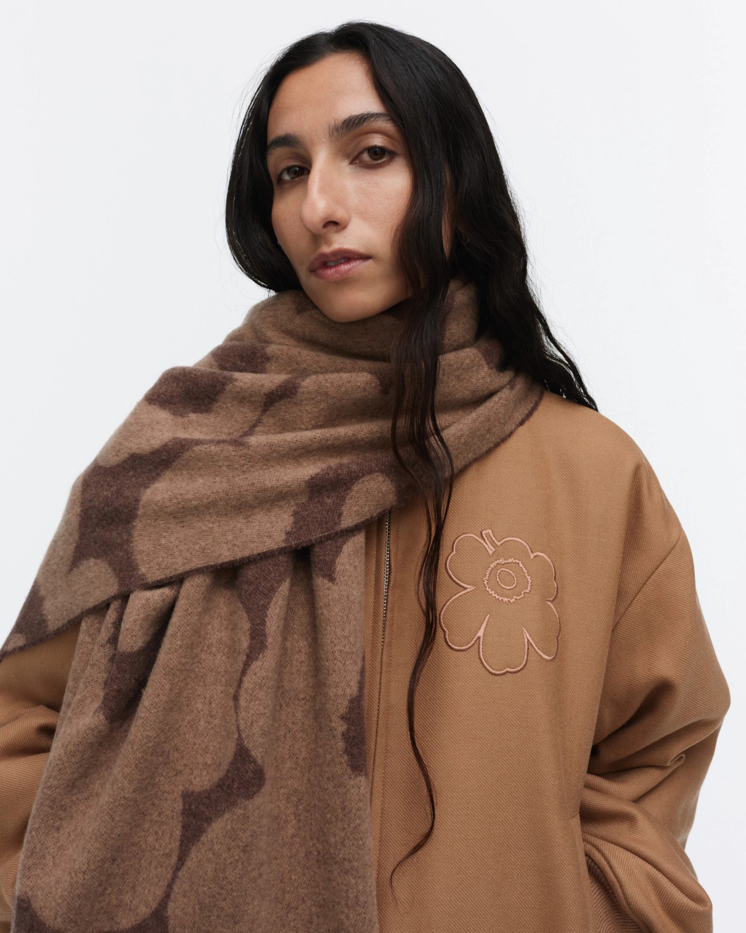Identtinen Unikko, Scarf, brown, dark brown,