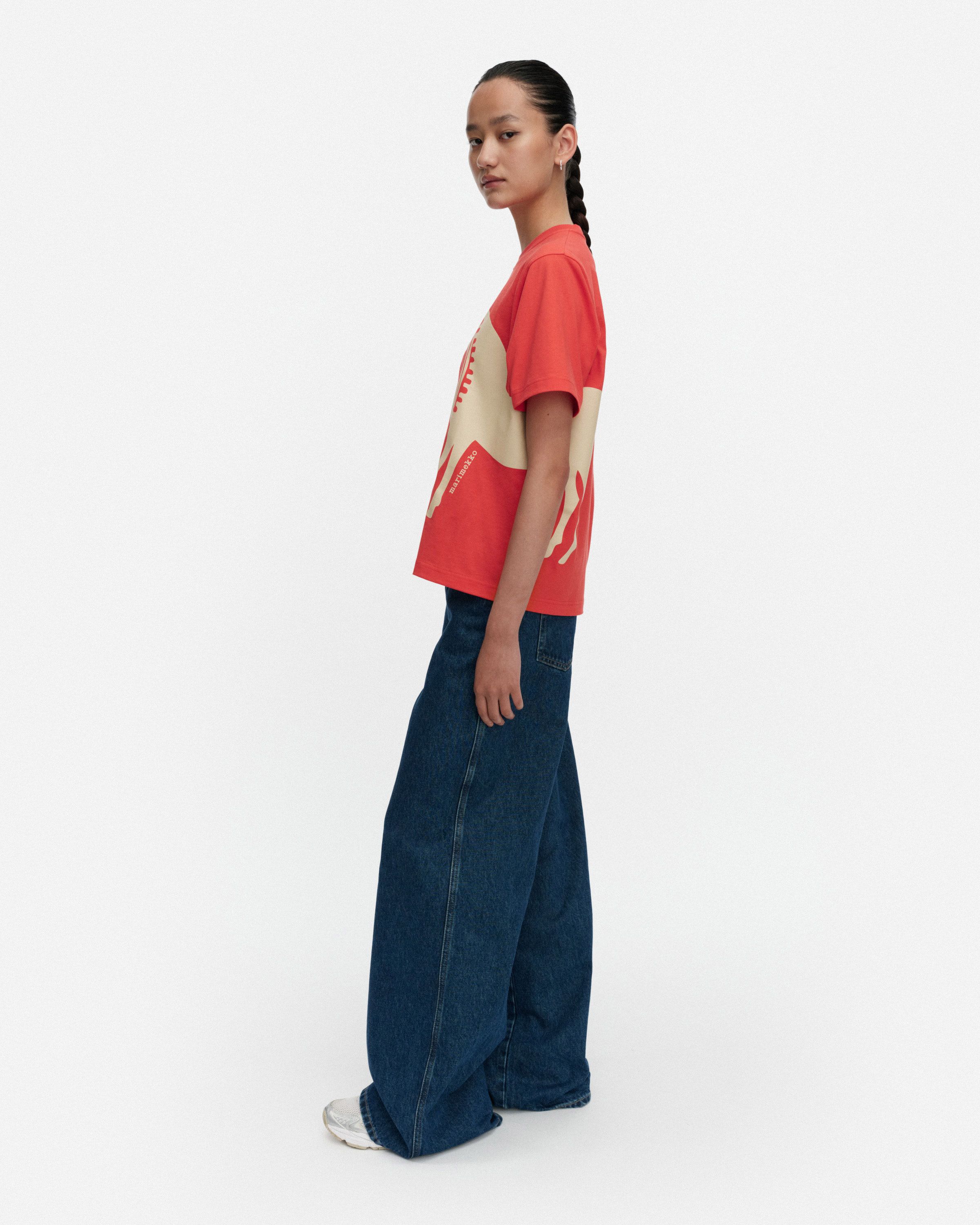 Else Musta Tamma Placement Kioski t-shirt red, beige | Marimekko