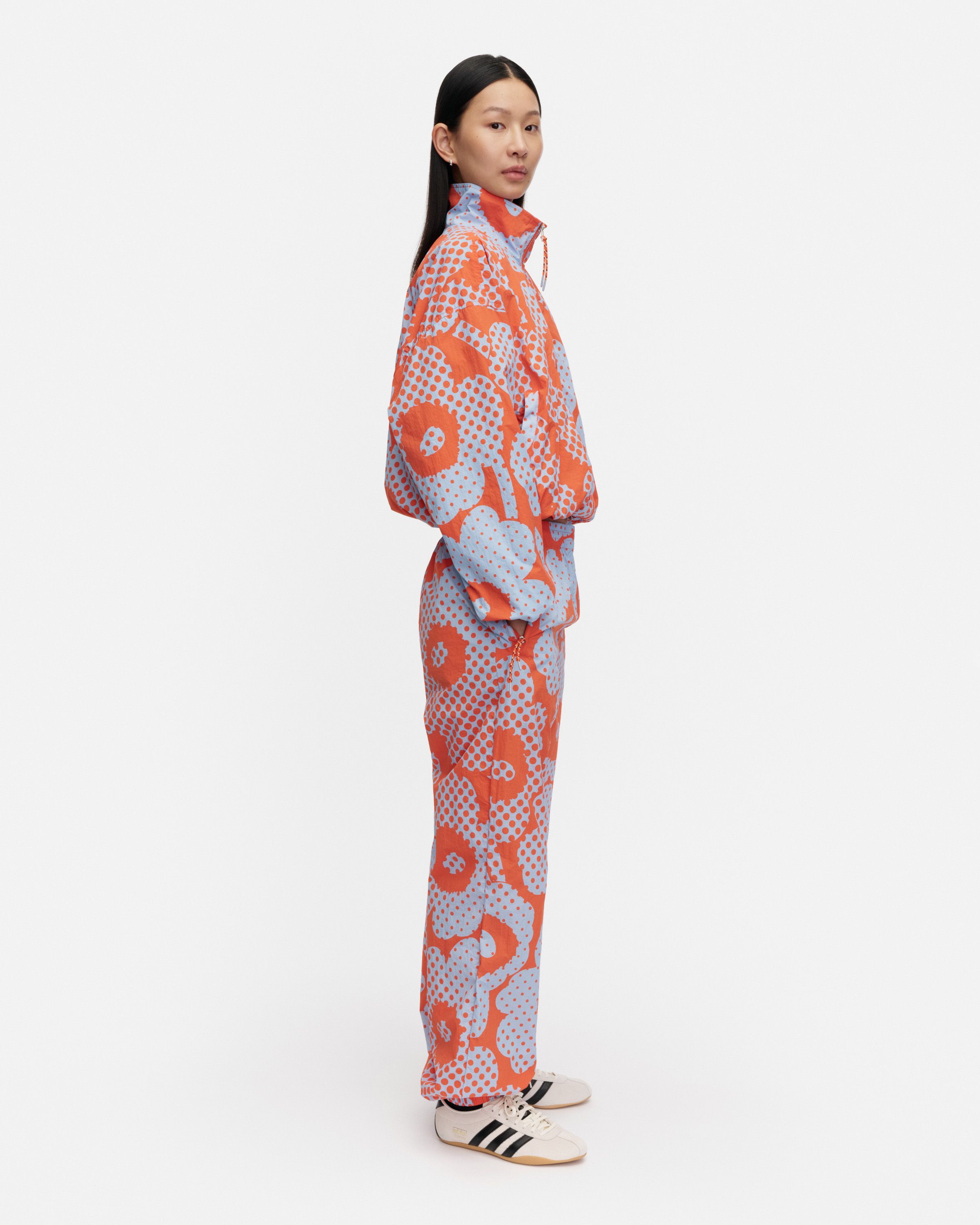 Olos Unikko Kioski activewear trousers red, light blue | Marimekko