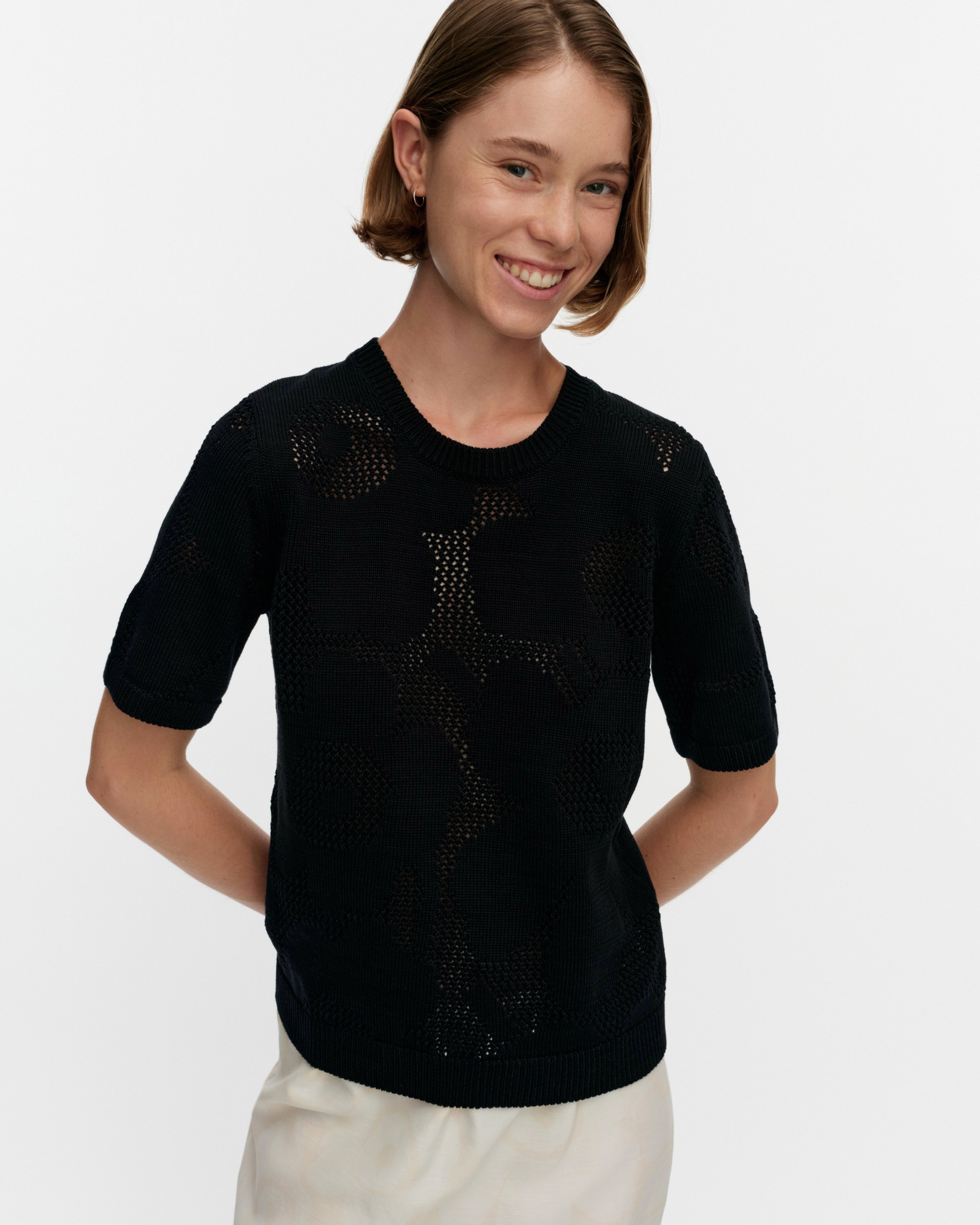 Vilkkuu Unikko, Knitted top, black,