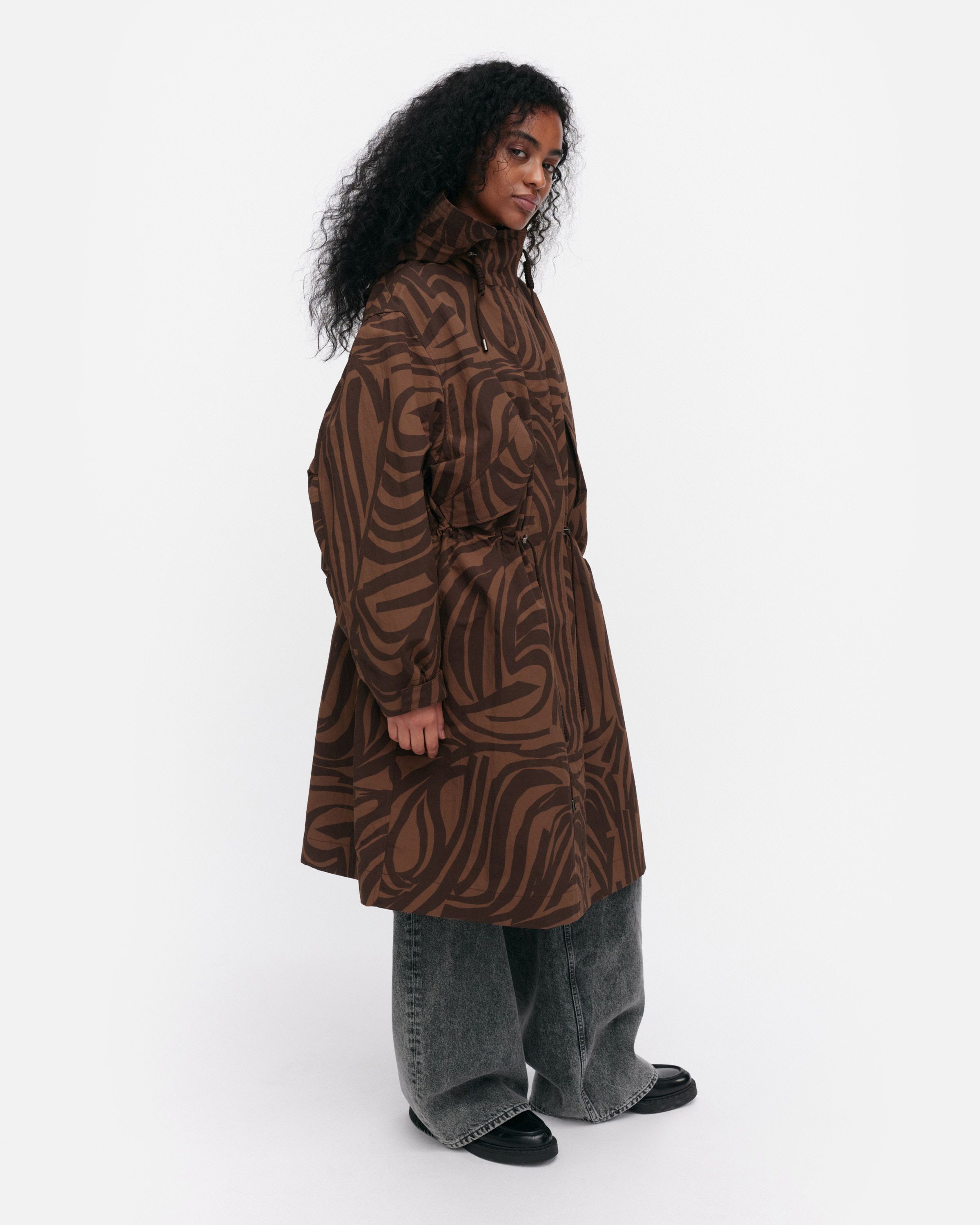 Kaartaa Jokuraita coat brown, light brown | Marimekko