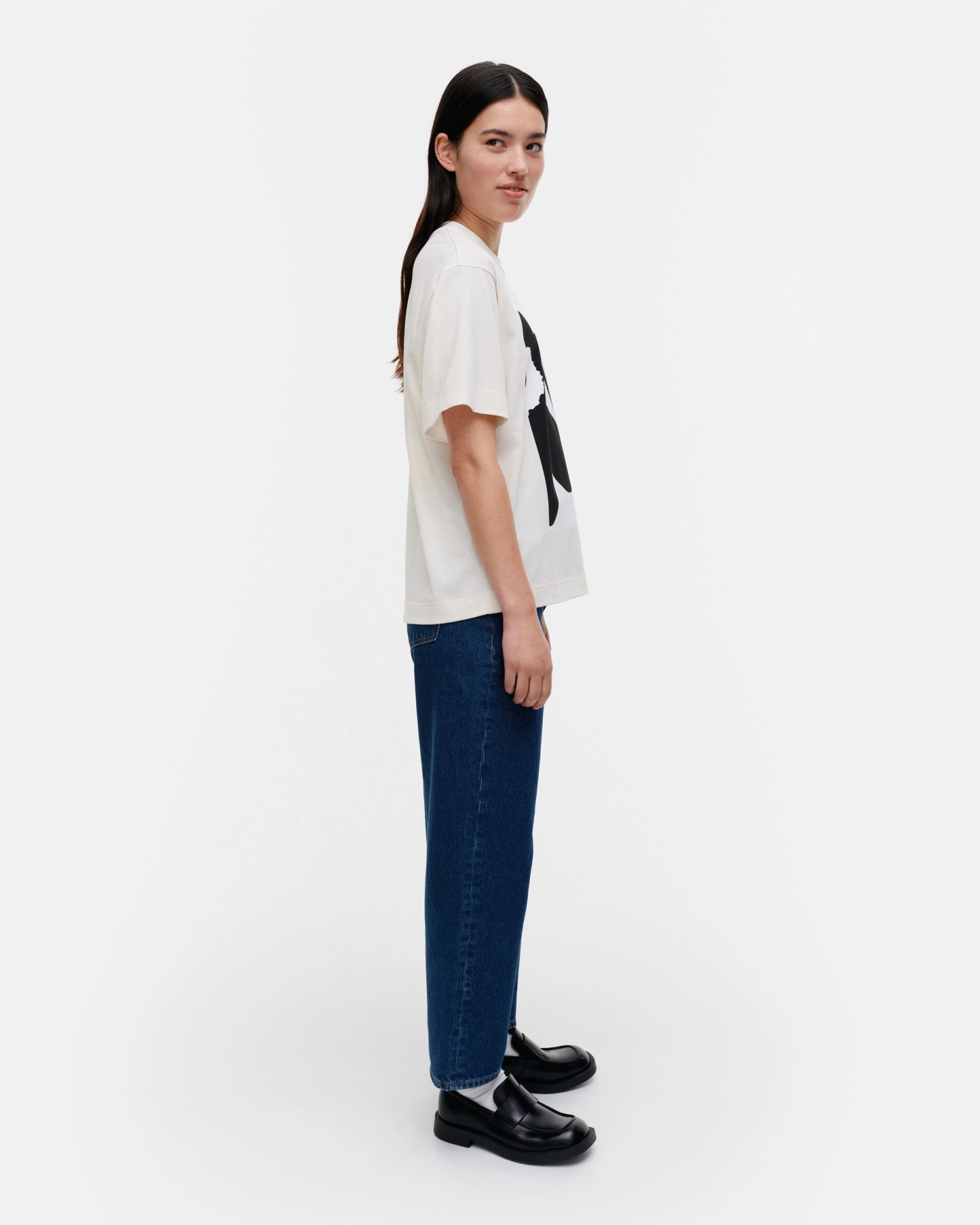 Veisto Unikko Placement, Kioski t-shirt, off white, black,