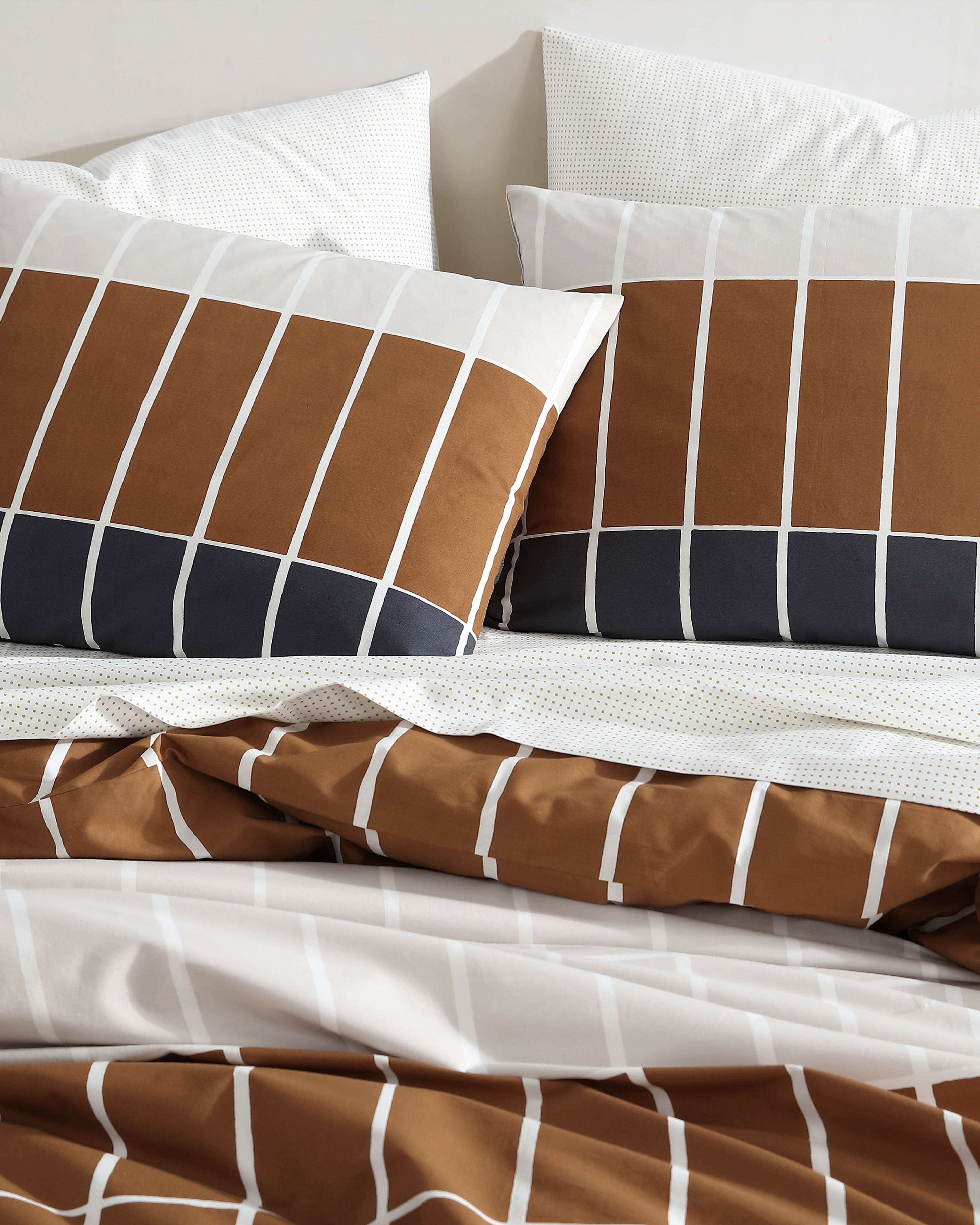 Tiiliskivi King Duvet Cover and Sham set