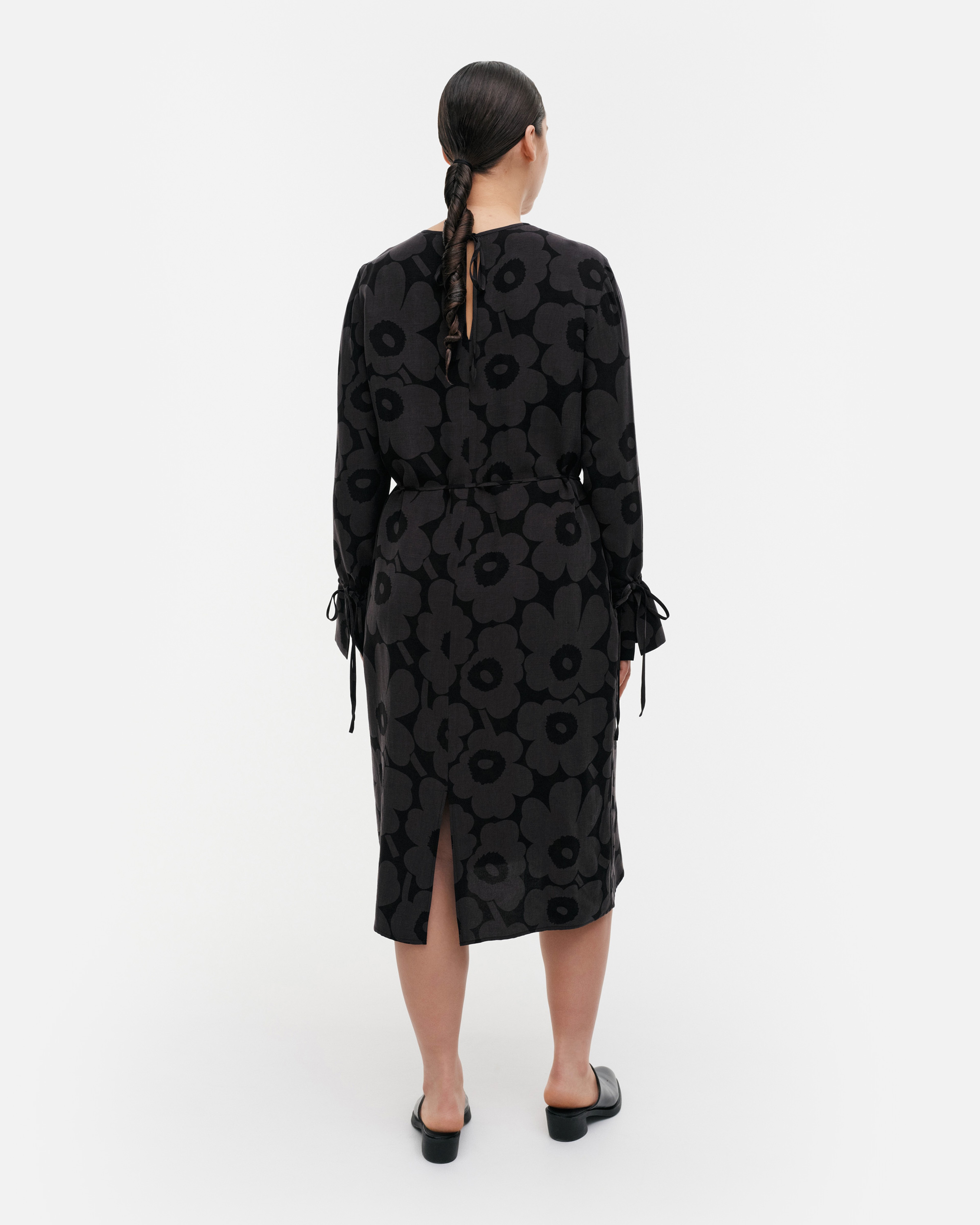 Lahjat Unikko, Mekko, tummanharmaa, musta,