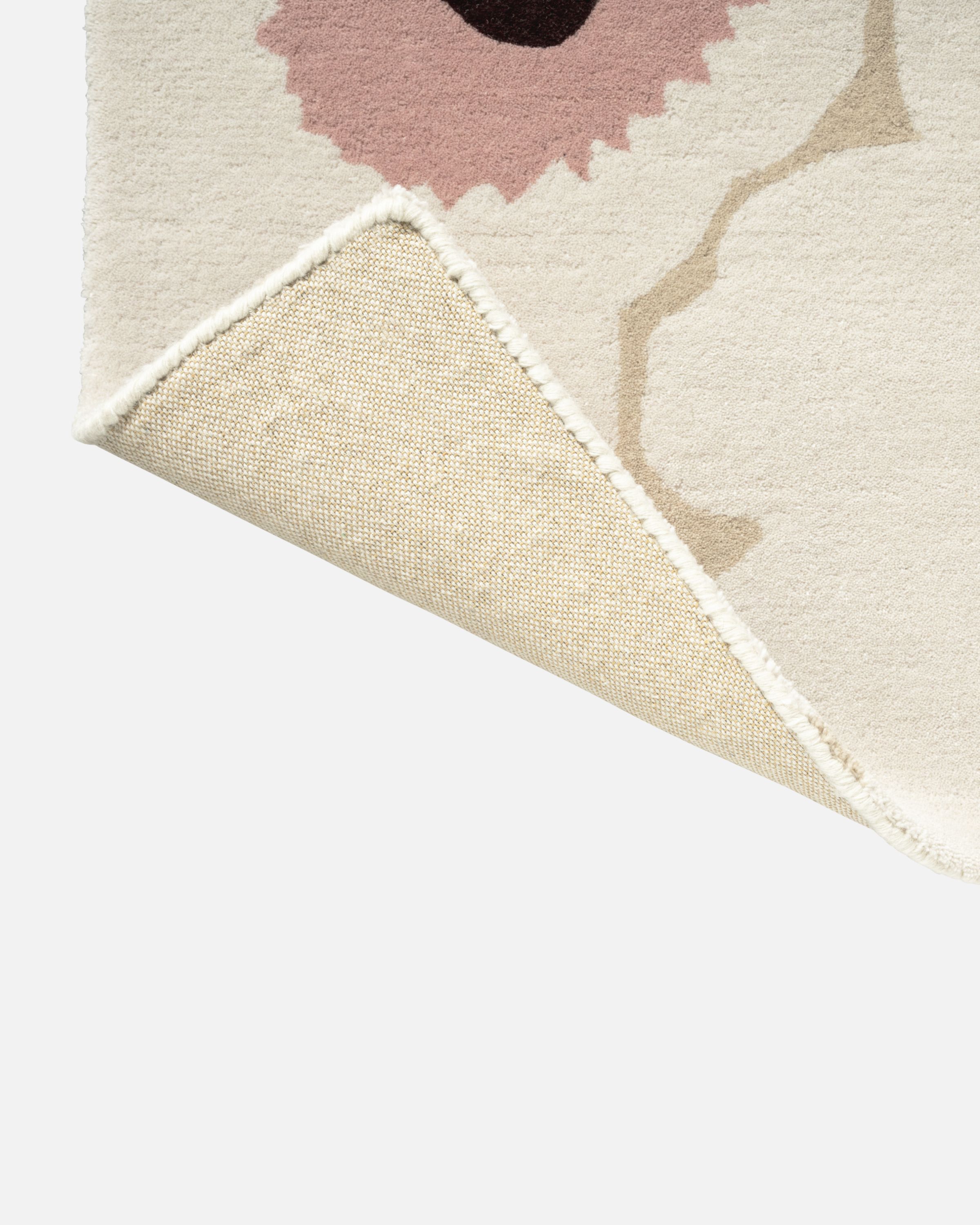 Unikko Rug 70 x 245 cm beige, off white, rose | Marimekko