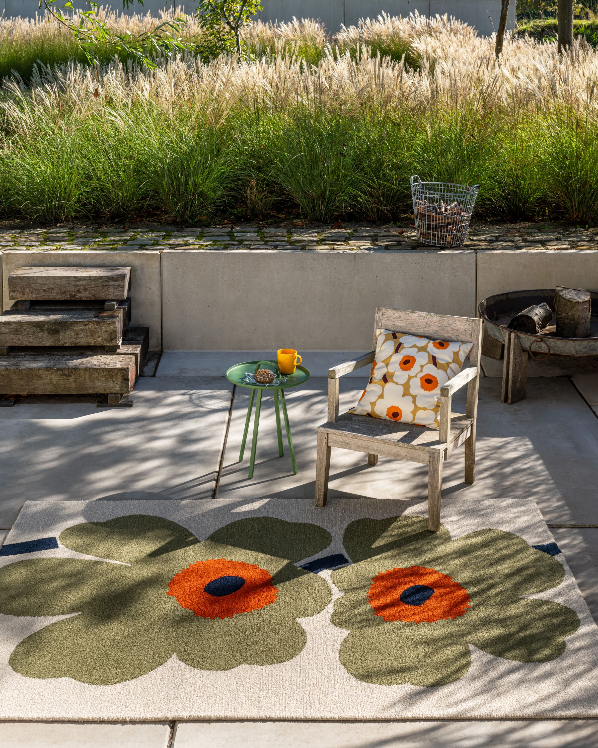 Unikko Outdoor Rug 140 x 200 cm white, sage, orange, dk.blue