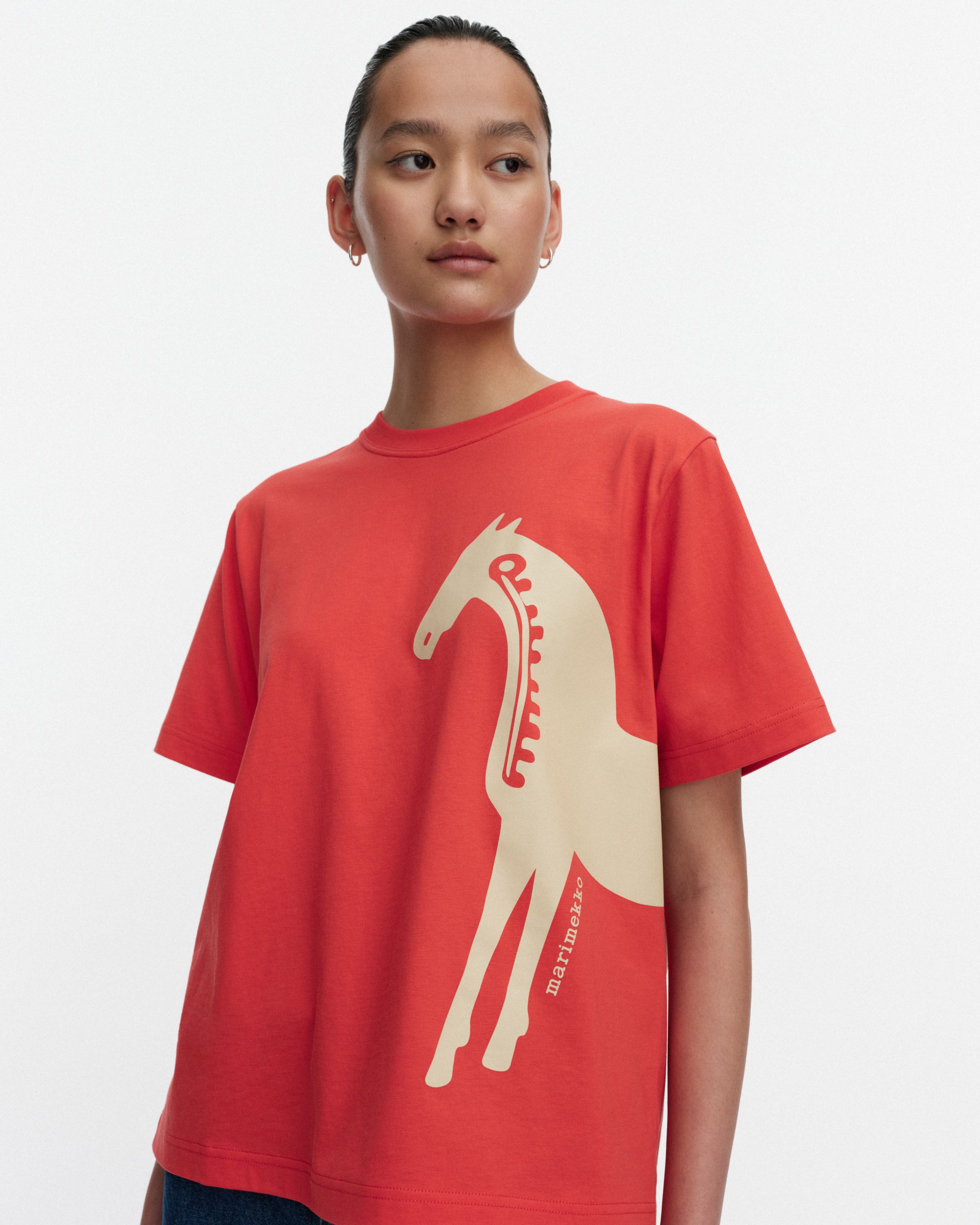 Else Musta Tamma Placement Kioski t-shirt red, beige | Marimekko