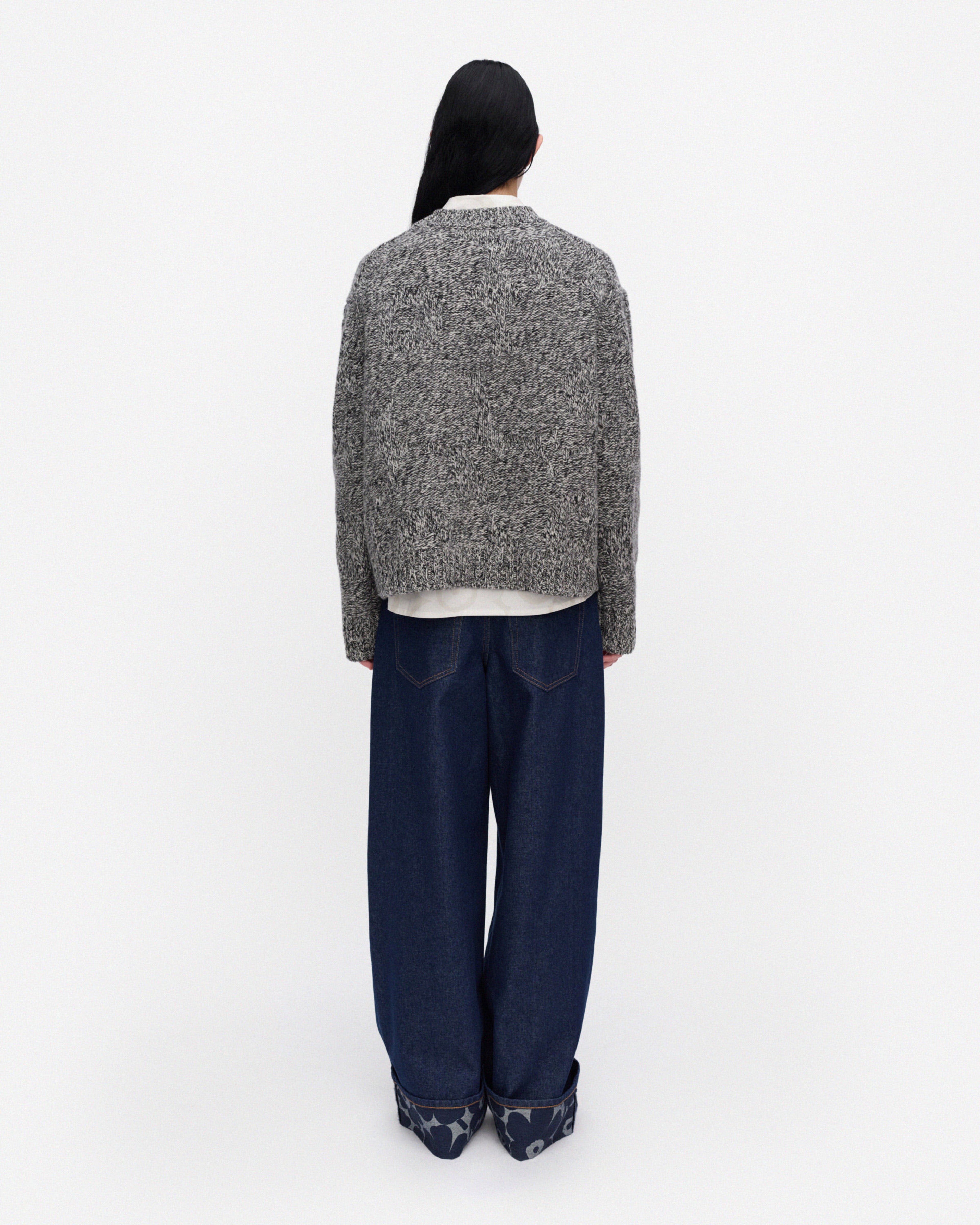 Vainu Unikko, Knitted pullover, off white, black,