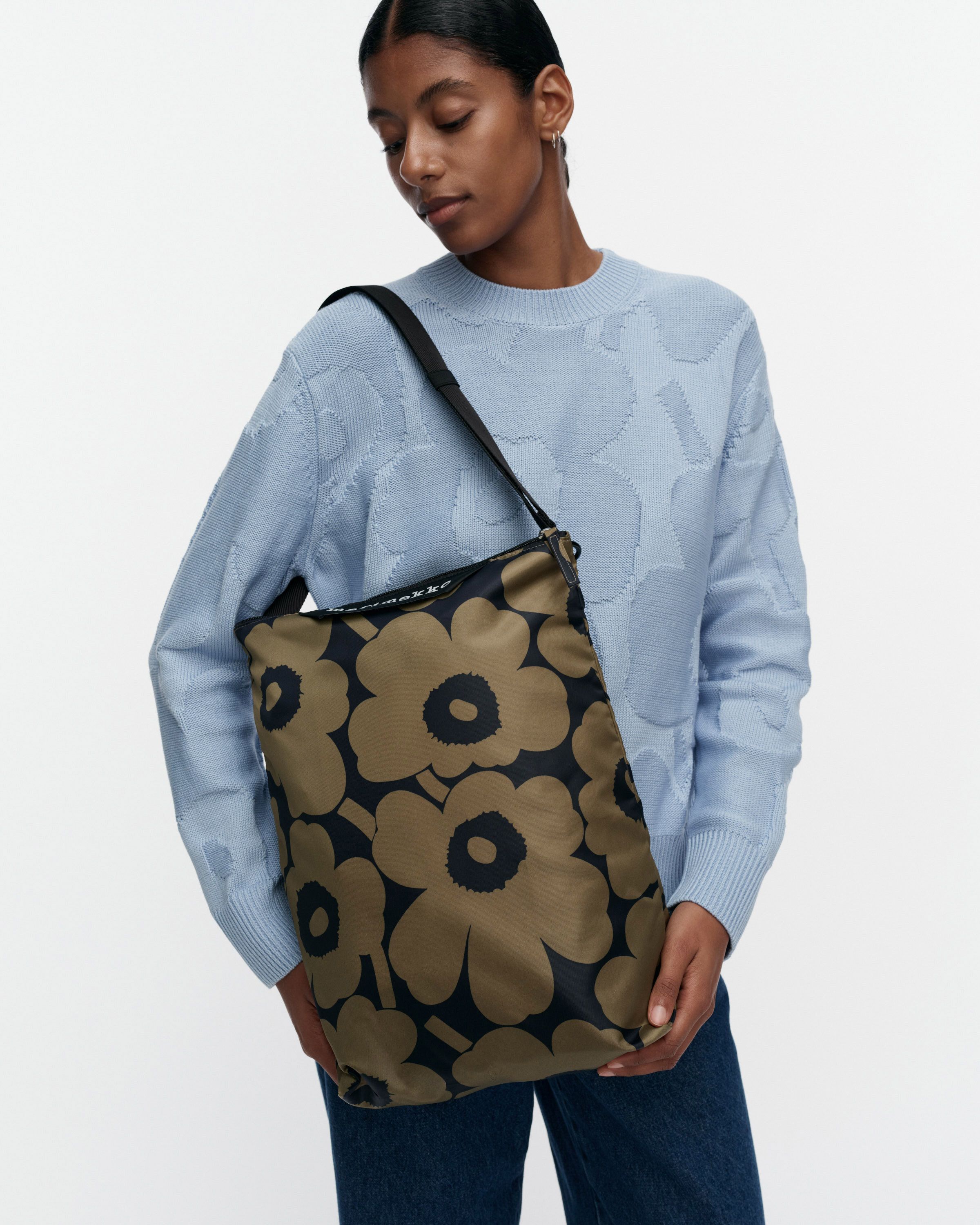 Neat Crossbody Unikko M Bag olive green, dark blue | Marimekko
