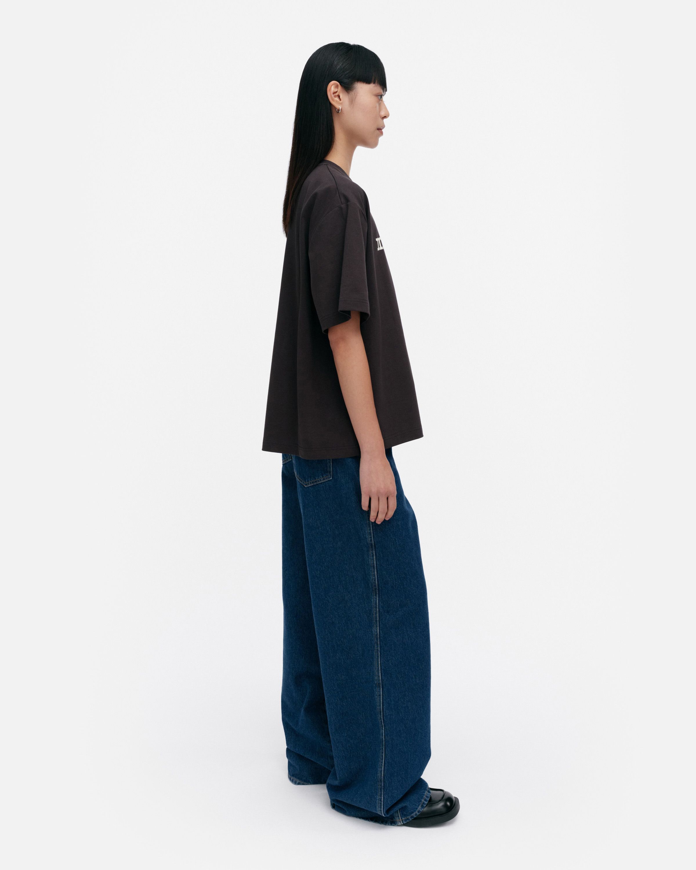 Veisto Logo Placement Paita | Marimekko