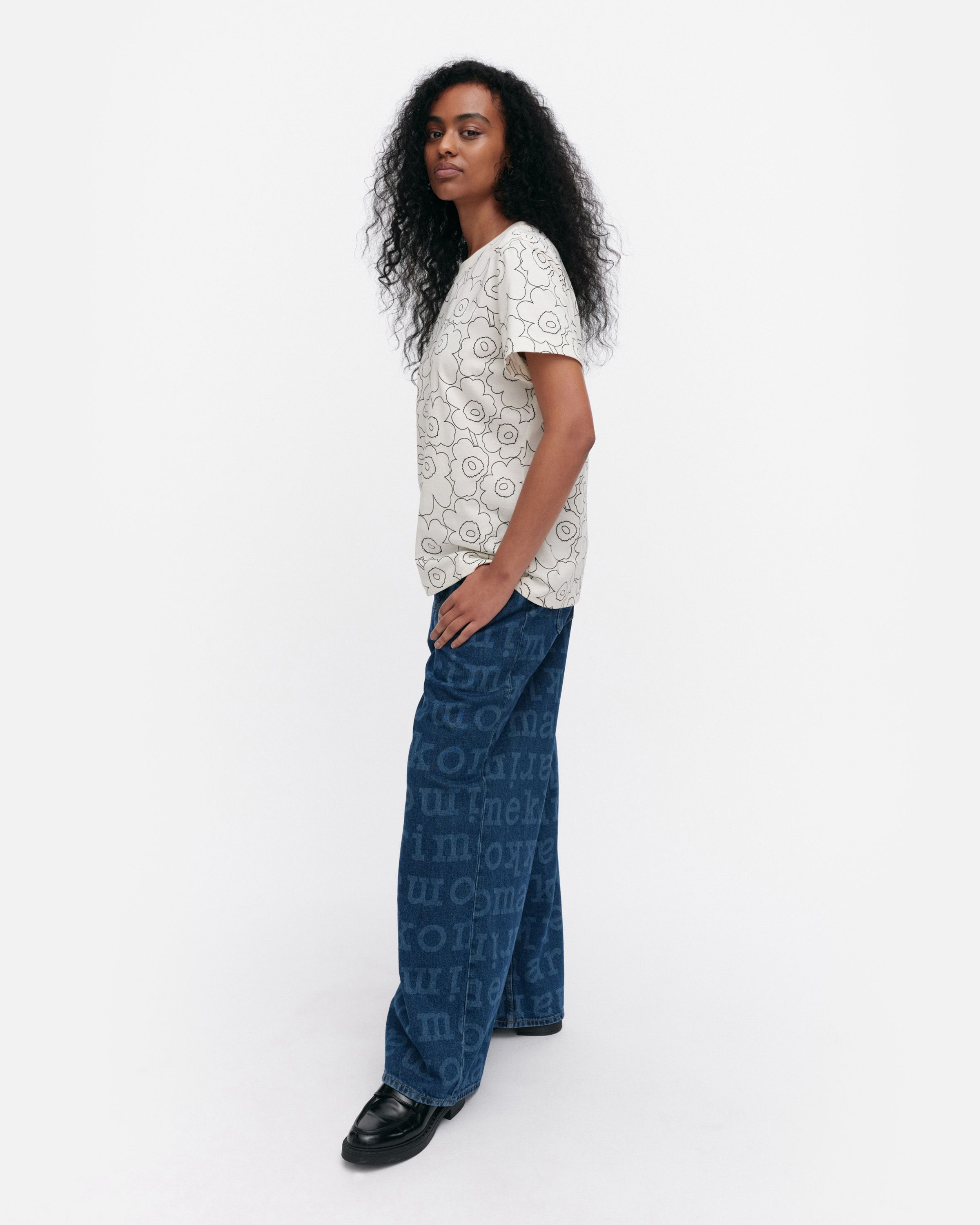 marimekko Piirto Unikko Tシャツ 半袖 Heleys Piirto Unikko T-shirt | Marimekko
