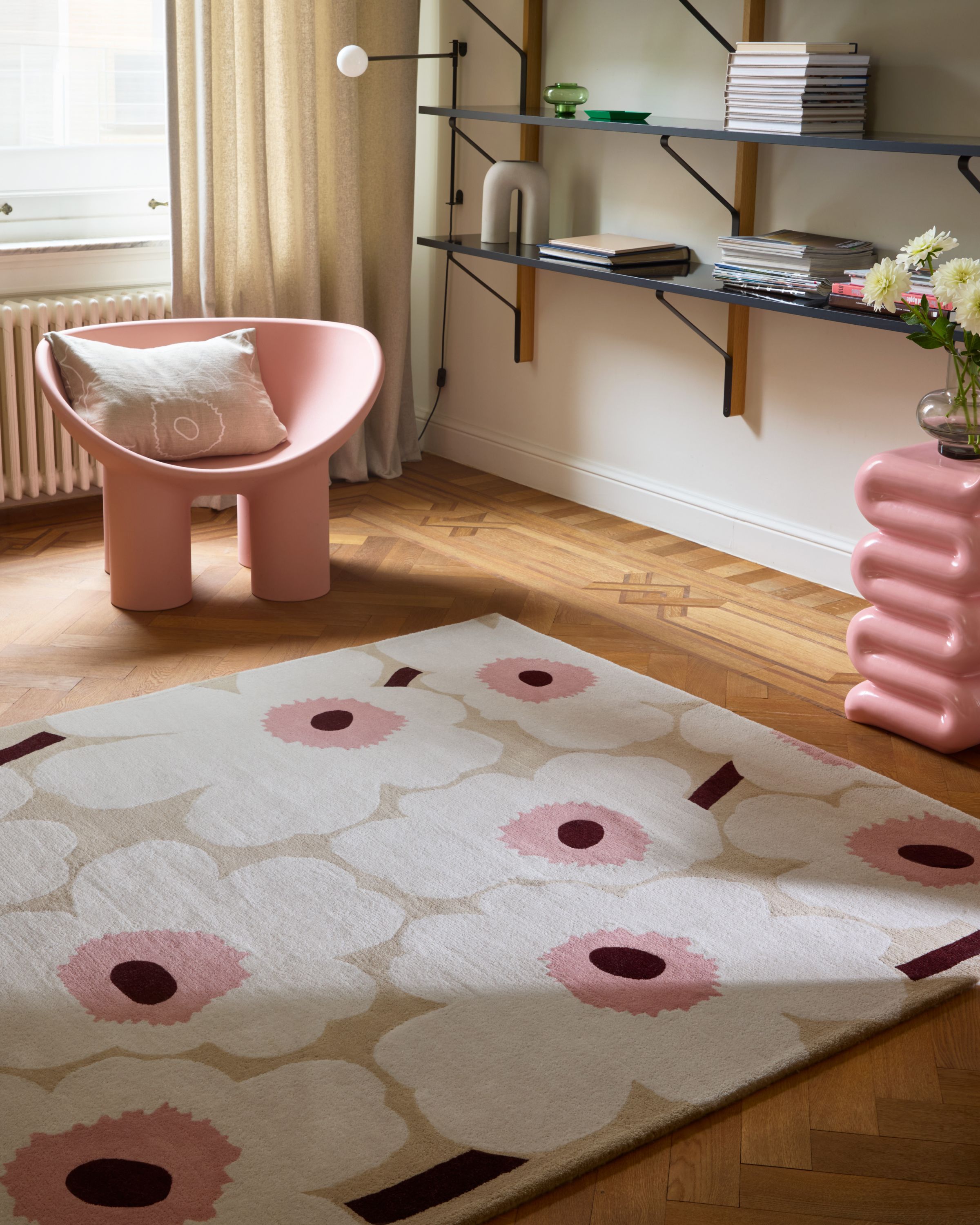 Unikko Rug 170 x 240 cm beige, off white, rose | Marimekko
