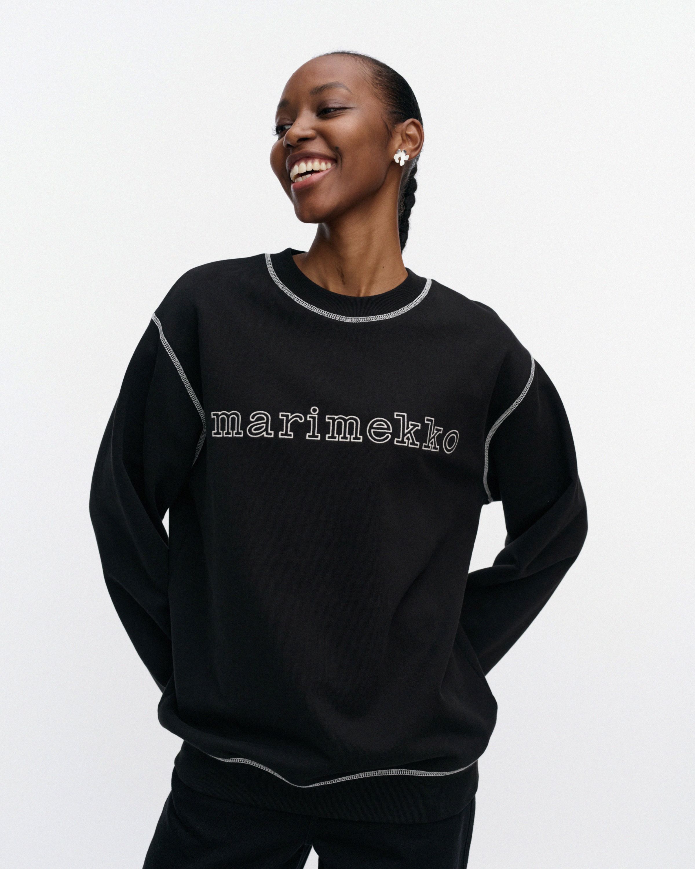 Lotjata Logo Placement Kioski sweatshirt black, off white | Marimekko