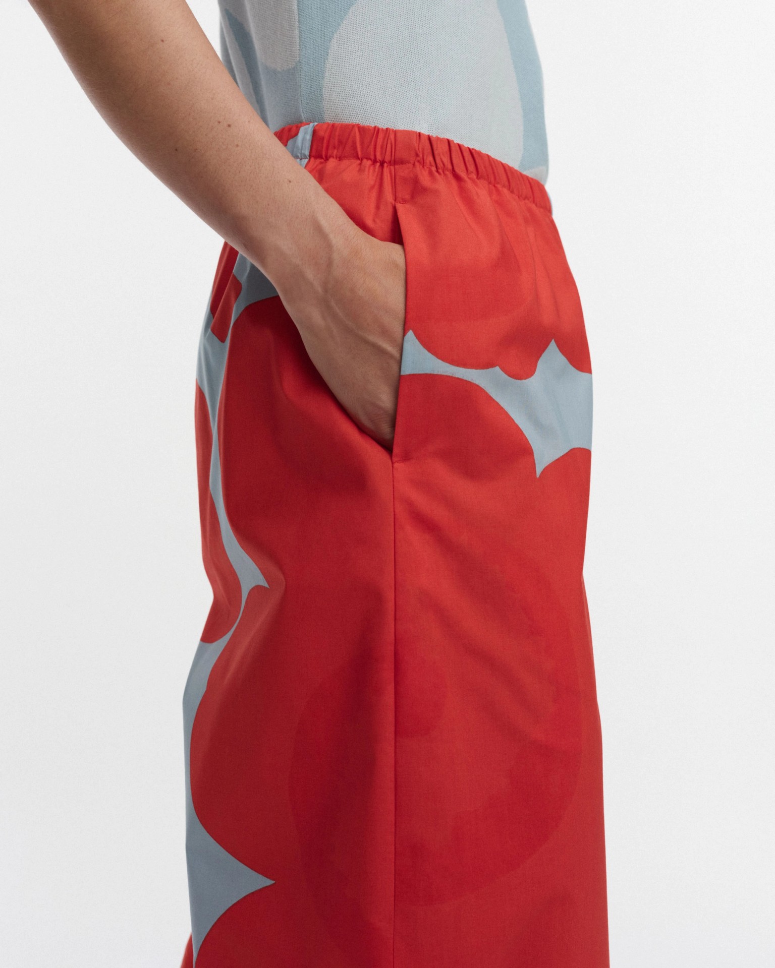 Kappale Unikko, Trousers, red, light blue,
