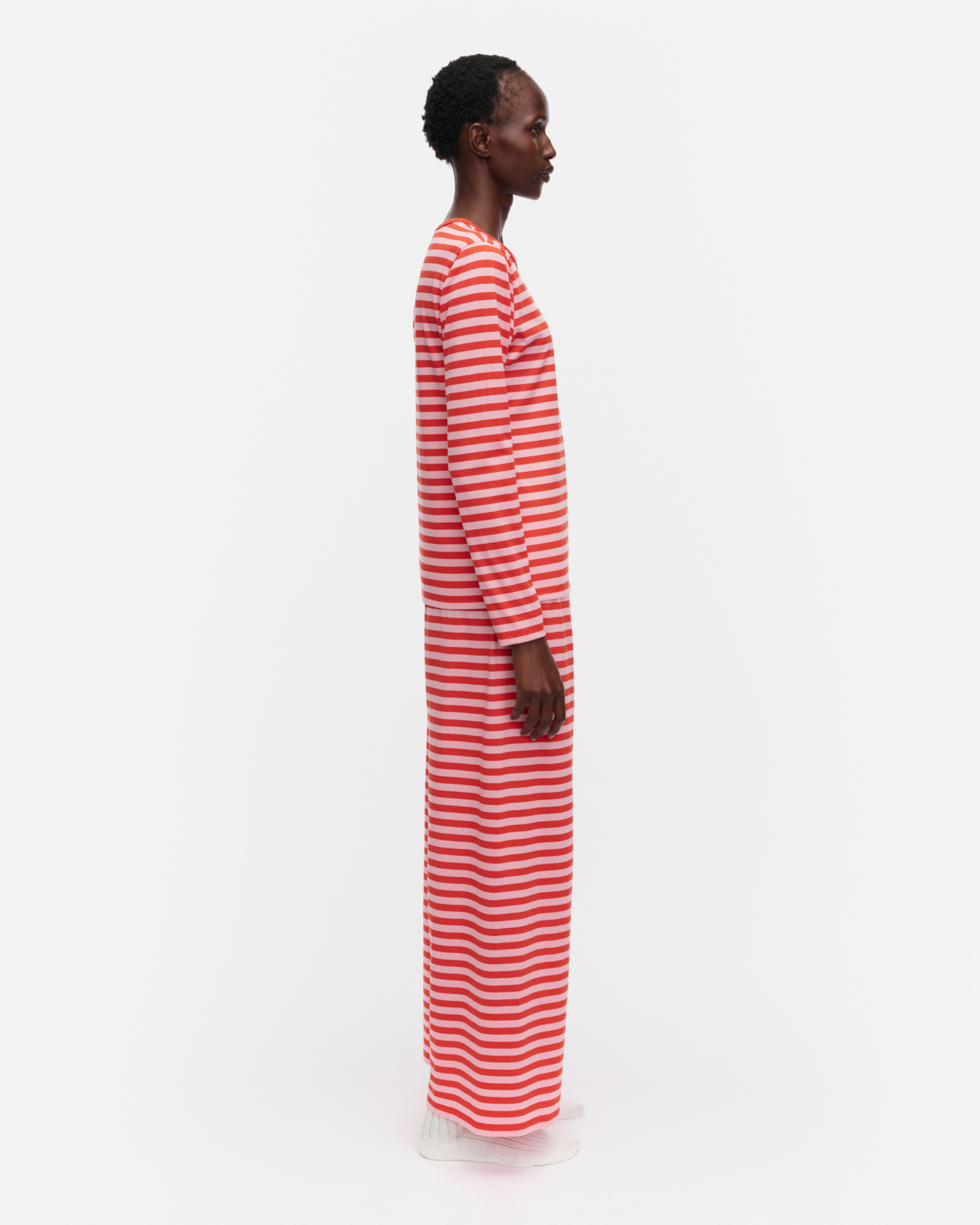 Mari Tasaraita, Jersey shirt, red, light pink,