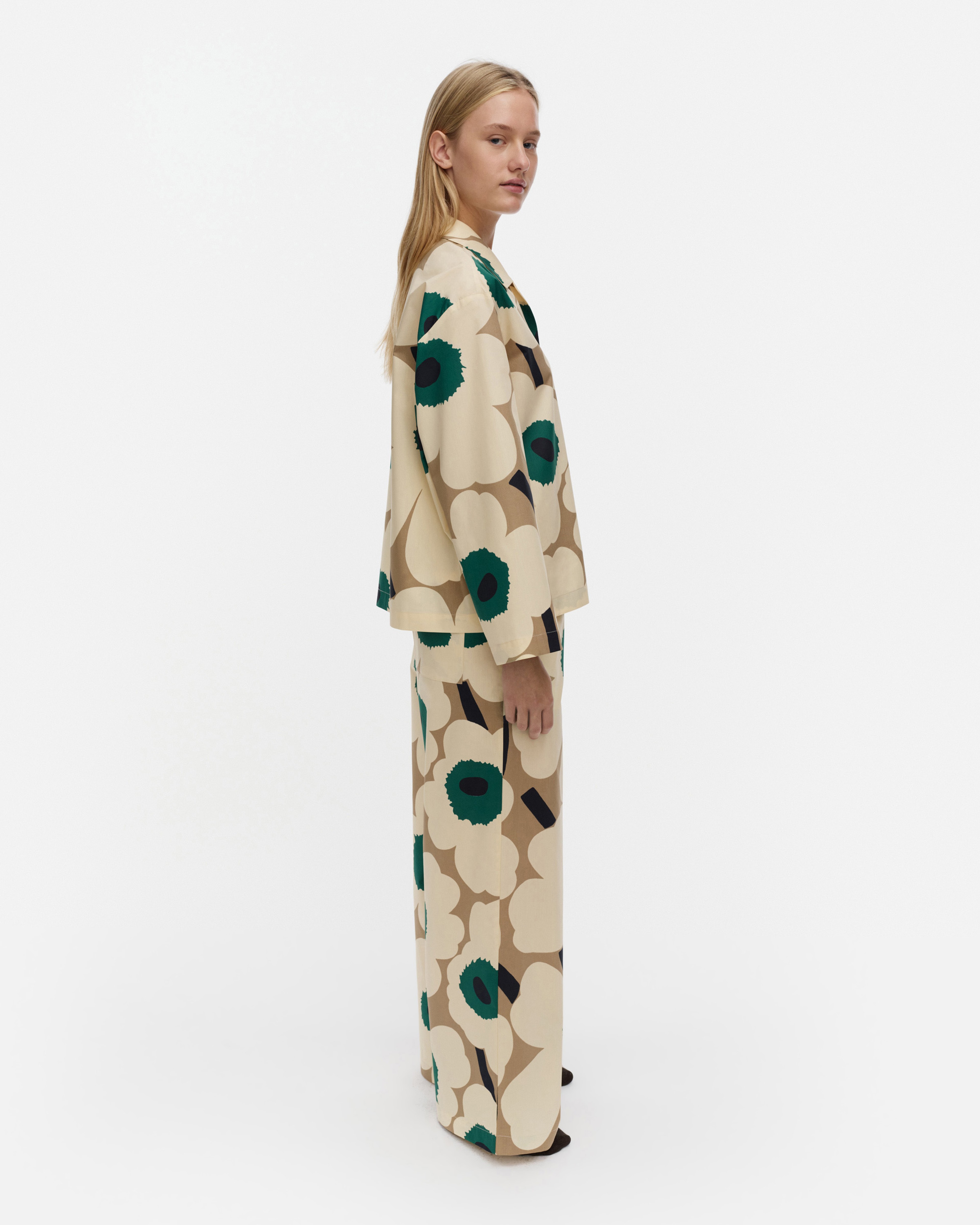 Kuunnelma Unikko, Pyjama shirt, beige, khaki green, green,