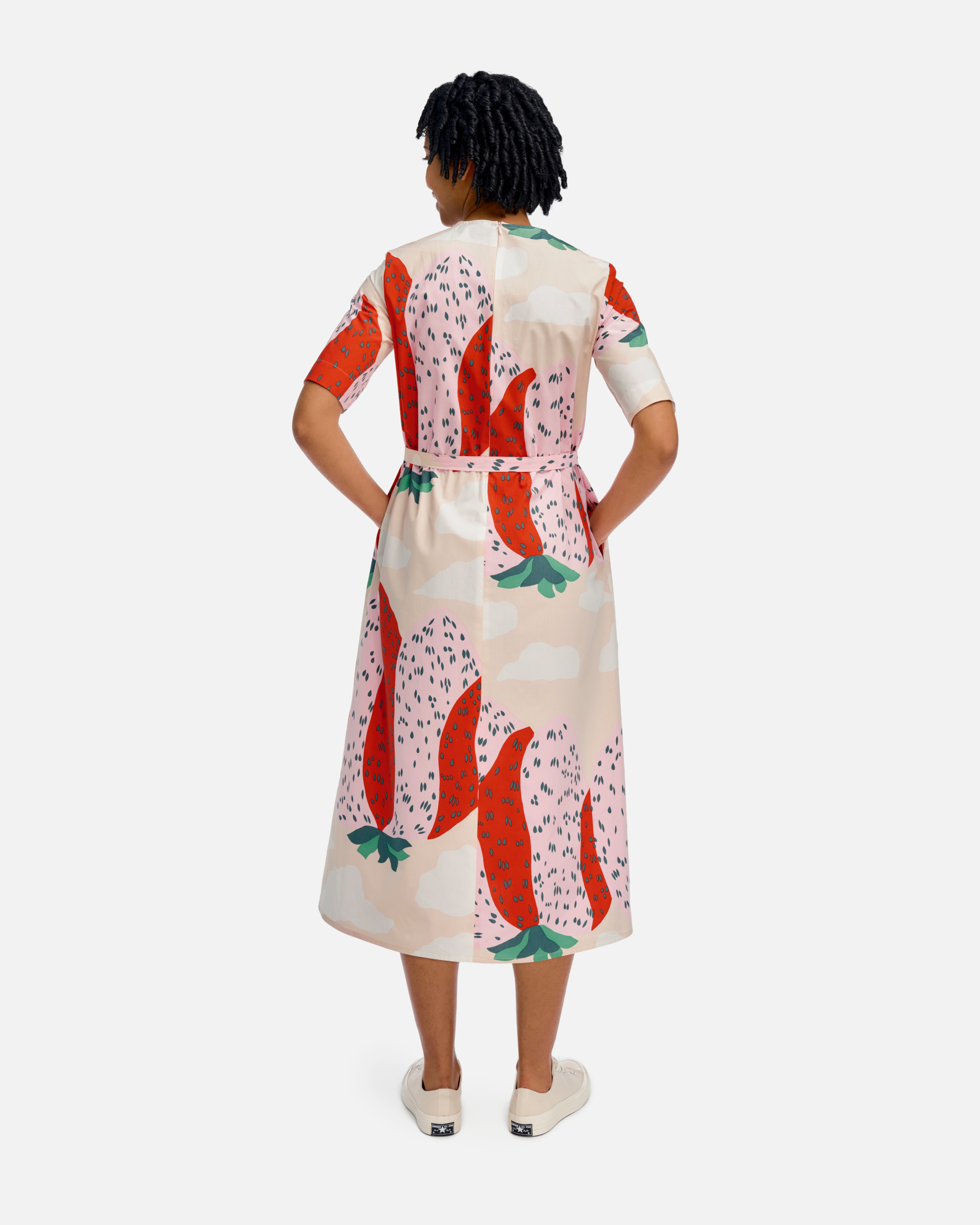 Kotelo Mansikkavuoret, Puuvillapopliinimekko, persikka, v.punainen, vihreä,
