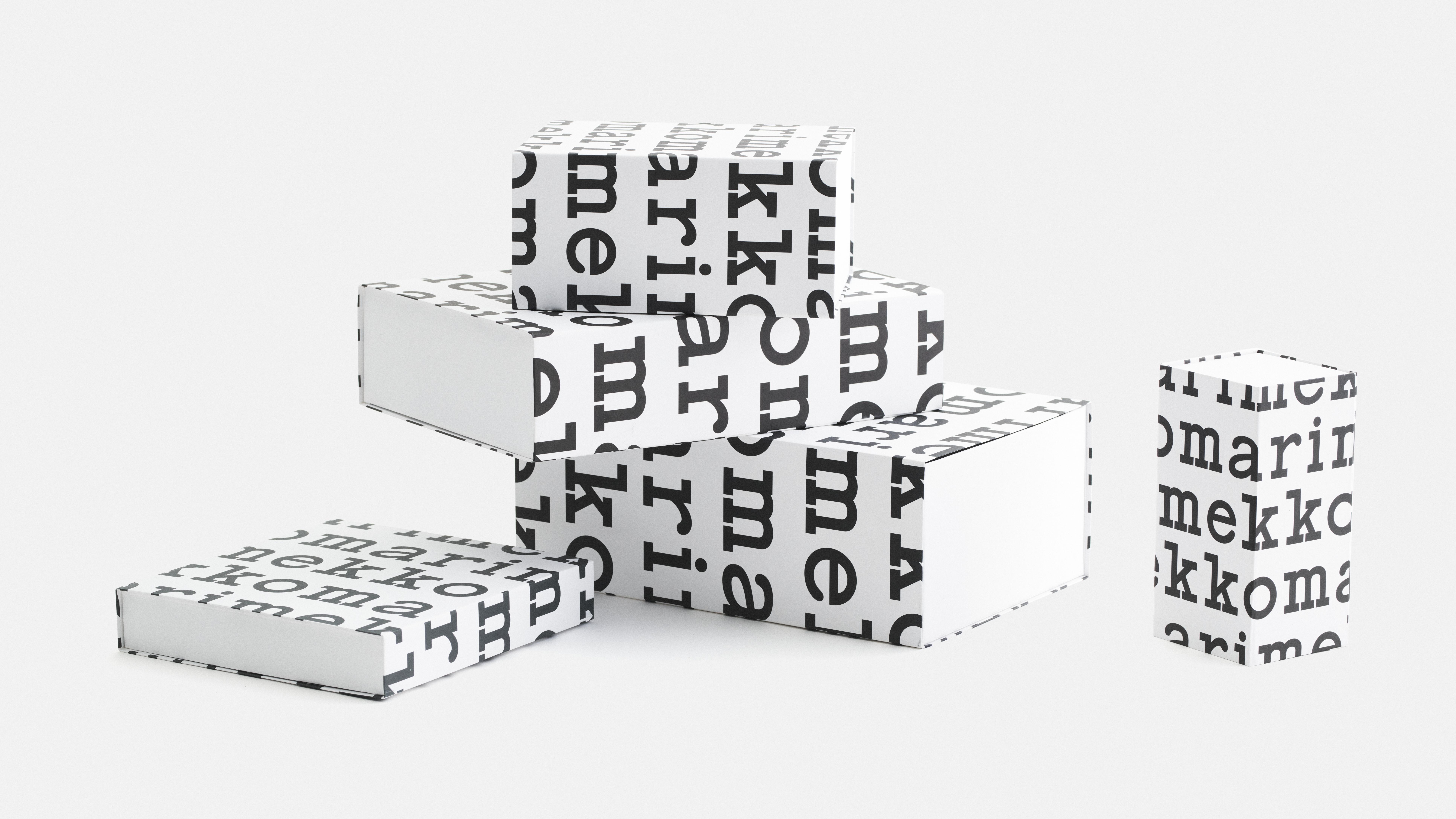 Marimekon lahjapakkauksia.