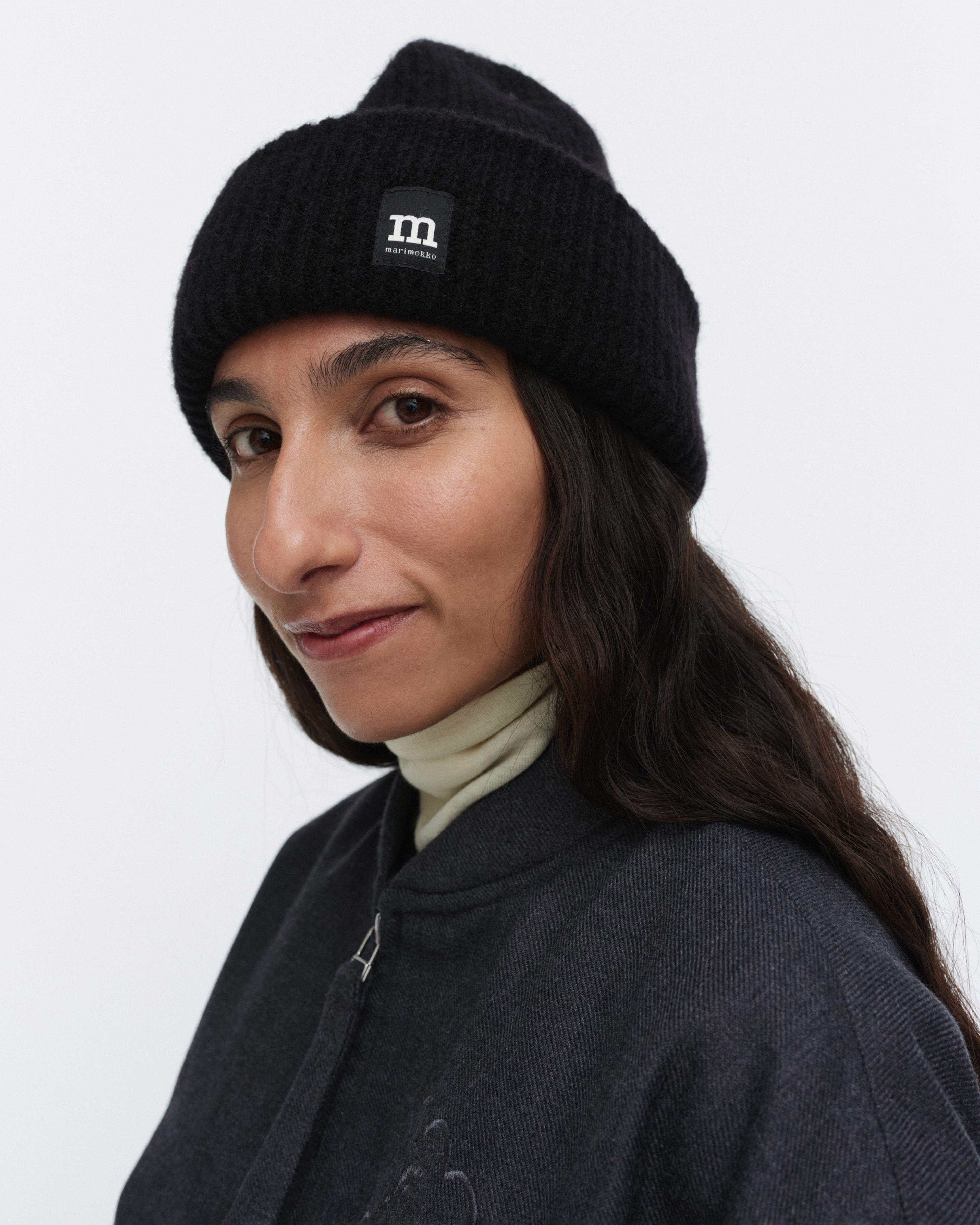 Pjettar II, Beanie, black,
