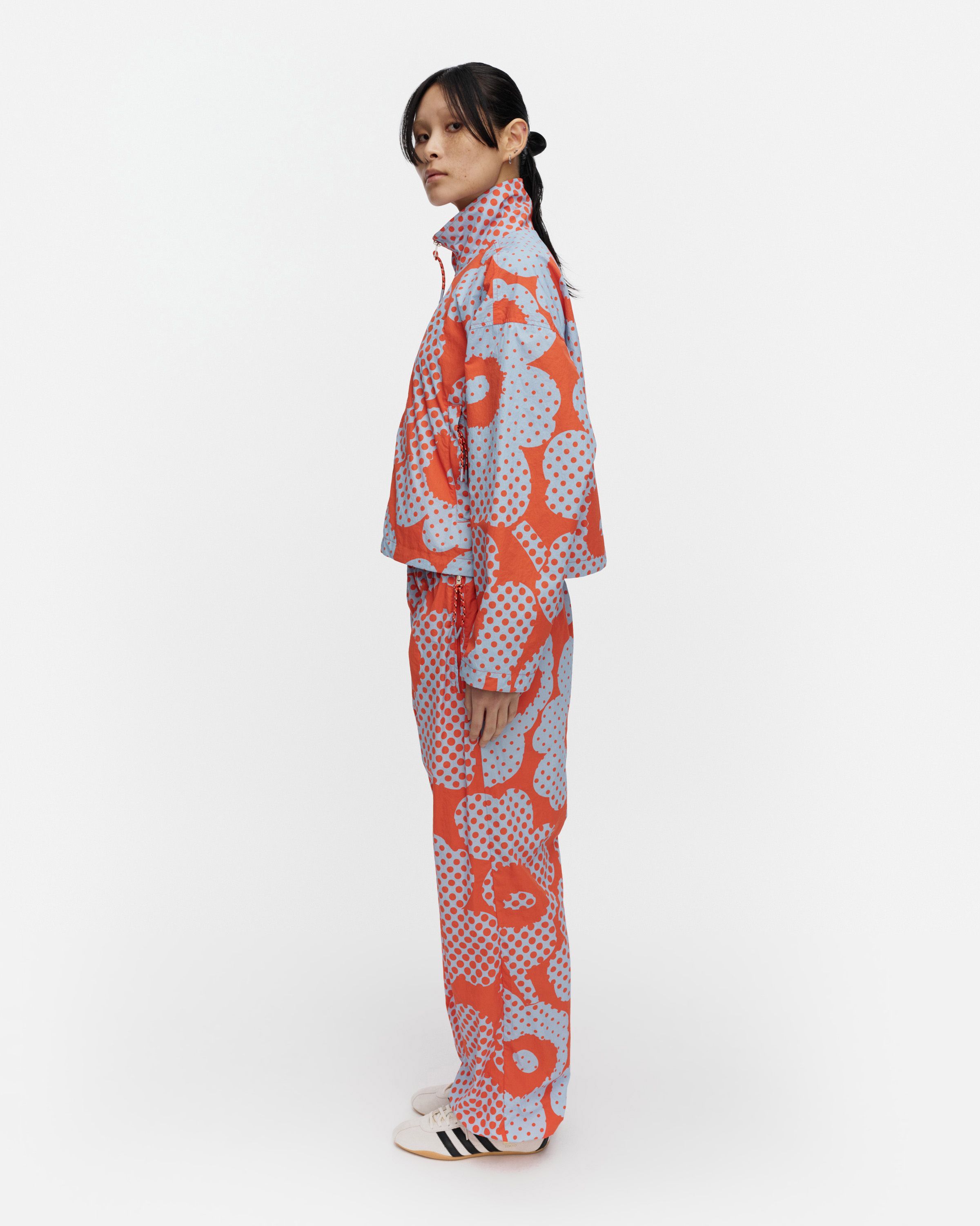 Harjoitus Unikko Kioski activewear coat red, light blue | Marimekko