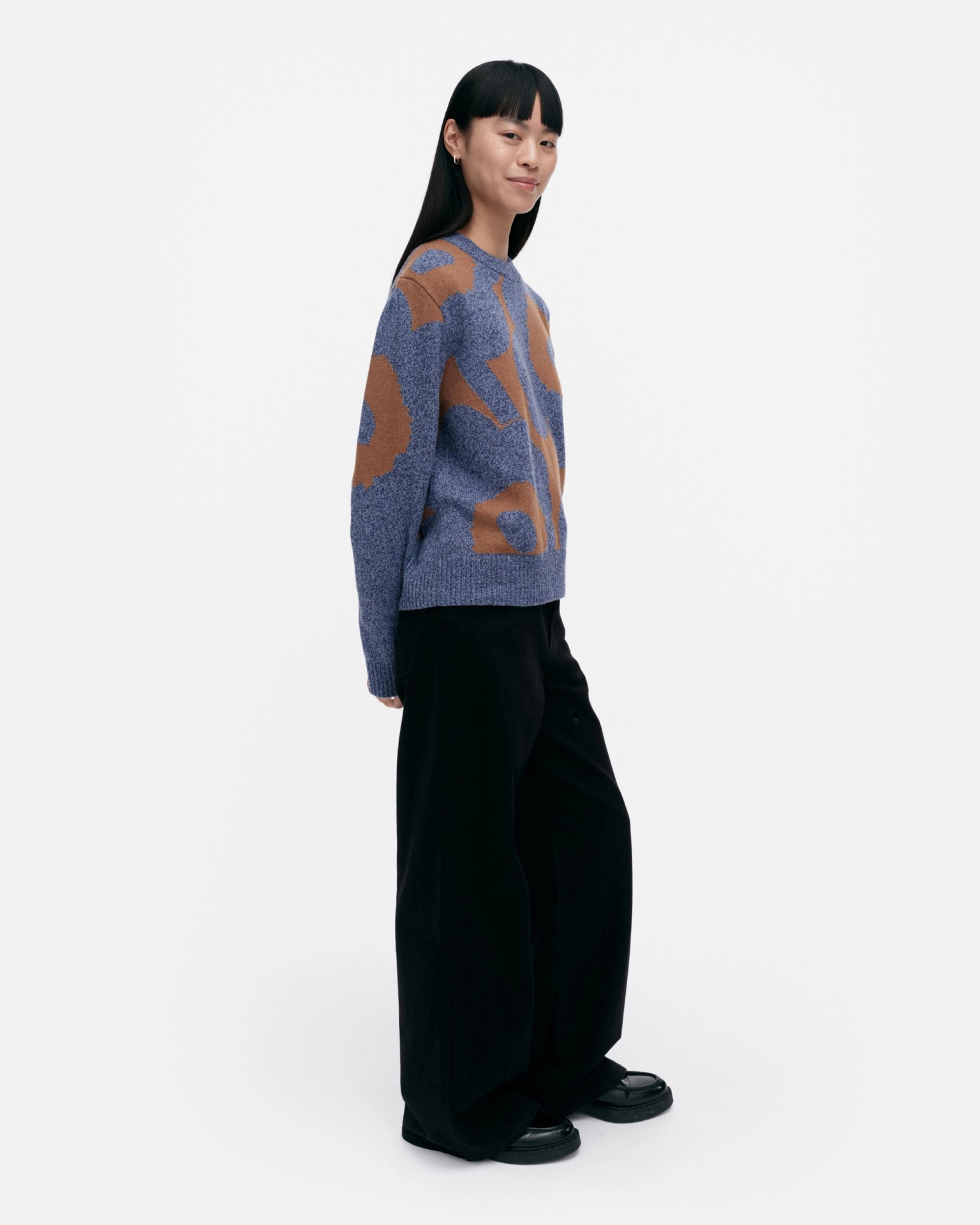 Aatto Unikko, Knitted pullover, blue, brown,