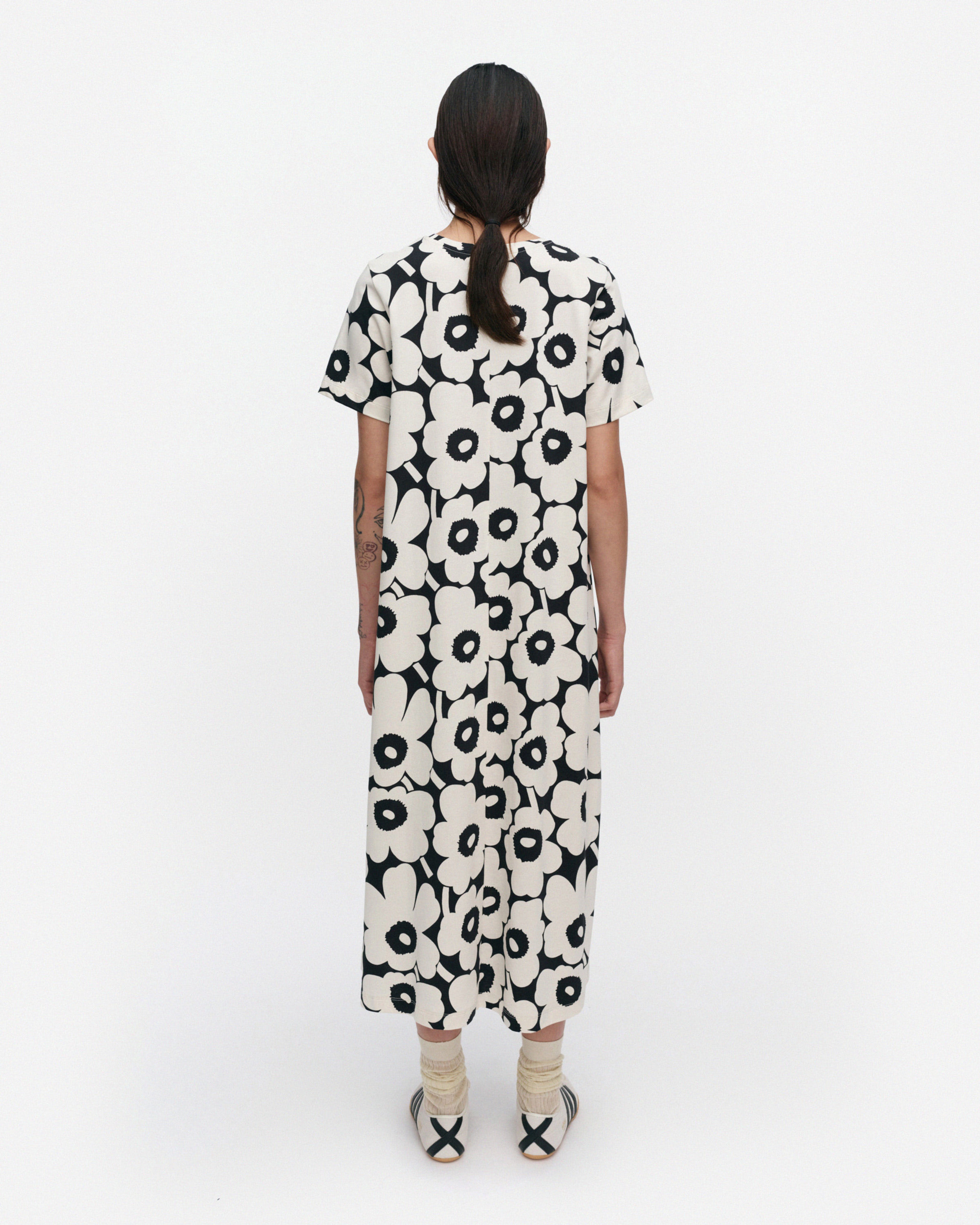 Pisteinen Unikko Dress