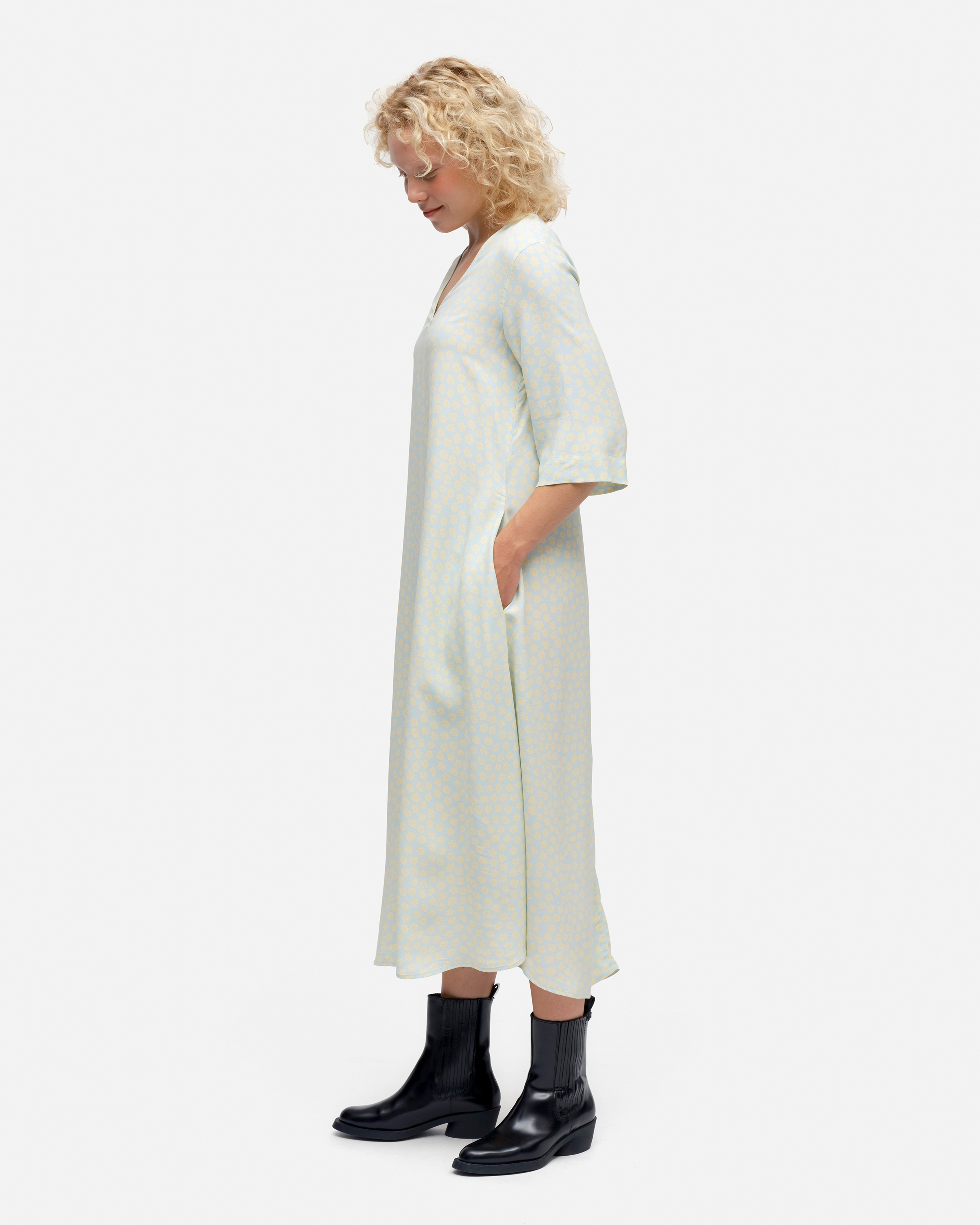 Haaveellinen Pukettimeri Viscose dress