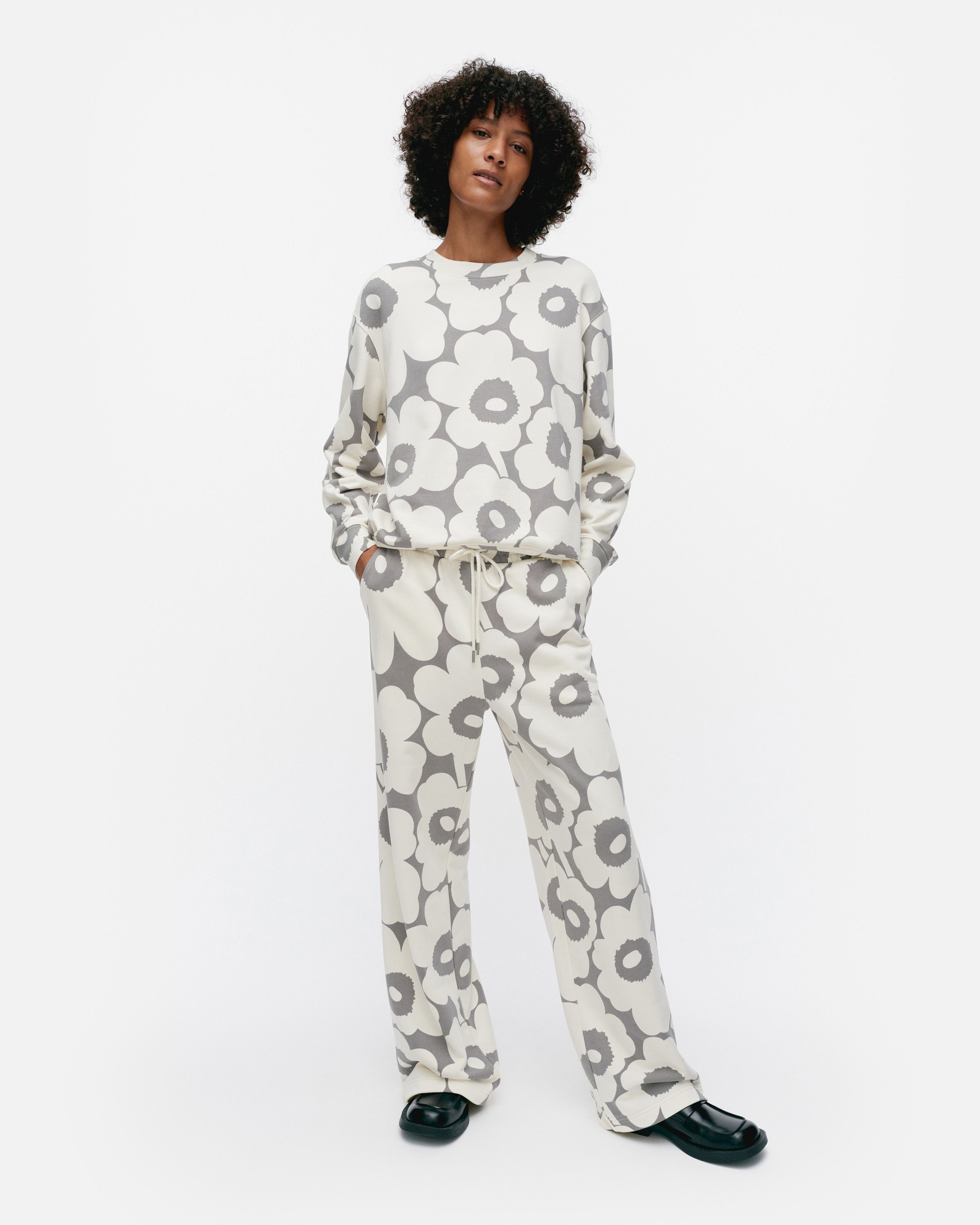 Varret Pieni Unikko Kioski sweatpants | Marimekko