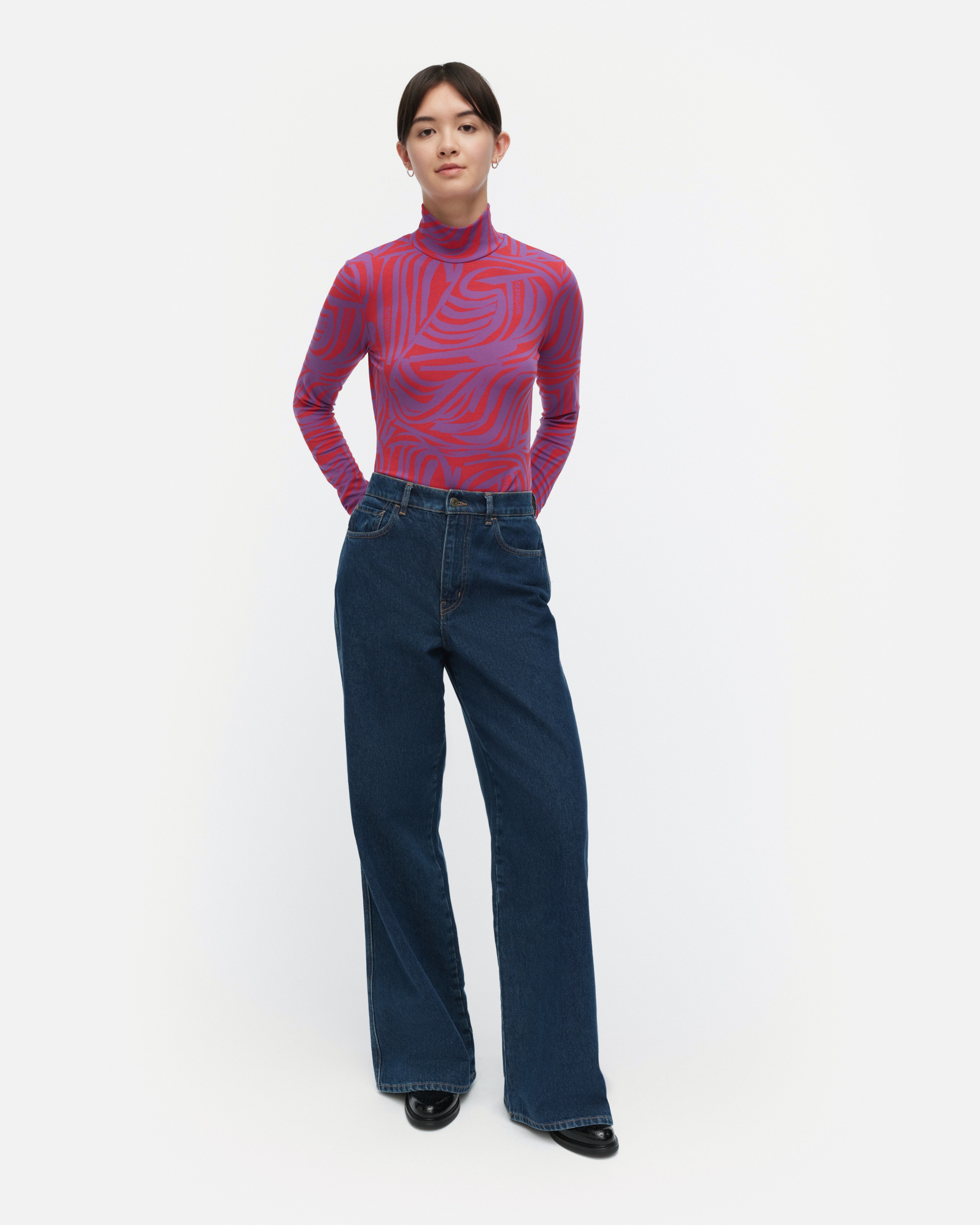 Jäkälä Jokuraita Logo, Turtleneck shirt, red, purple,