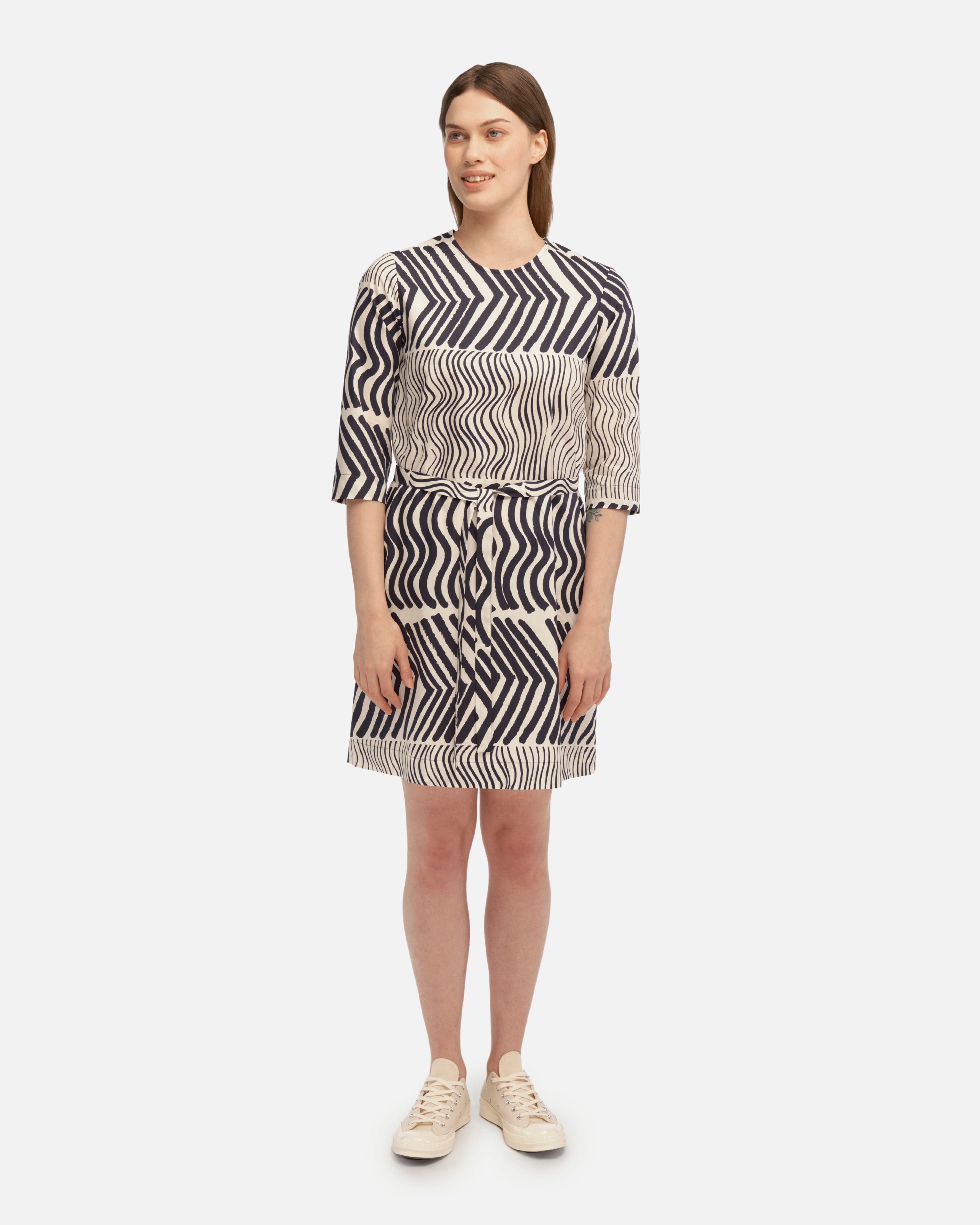 Migos Silkkikuikka, Cotton poplin dress, off-white, dark navy,