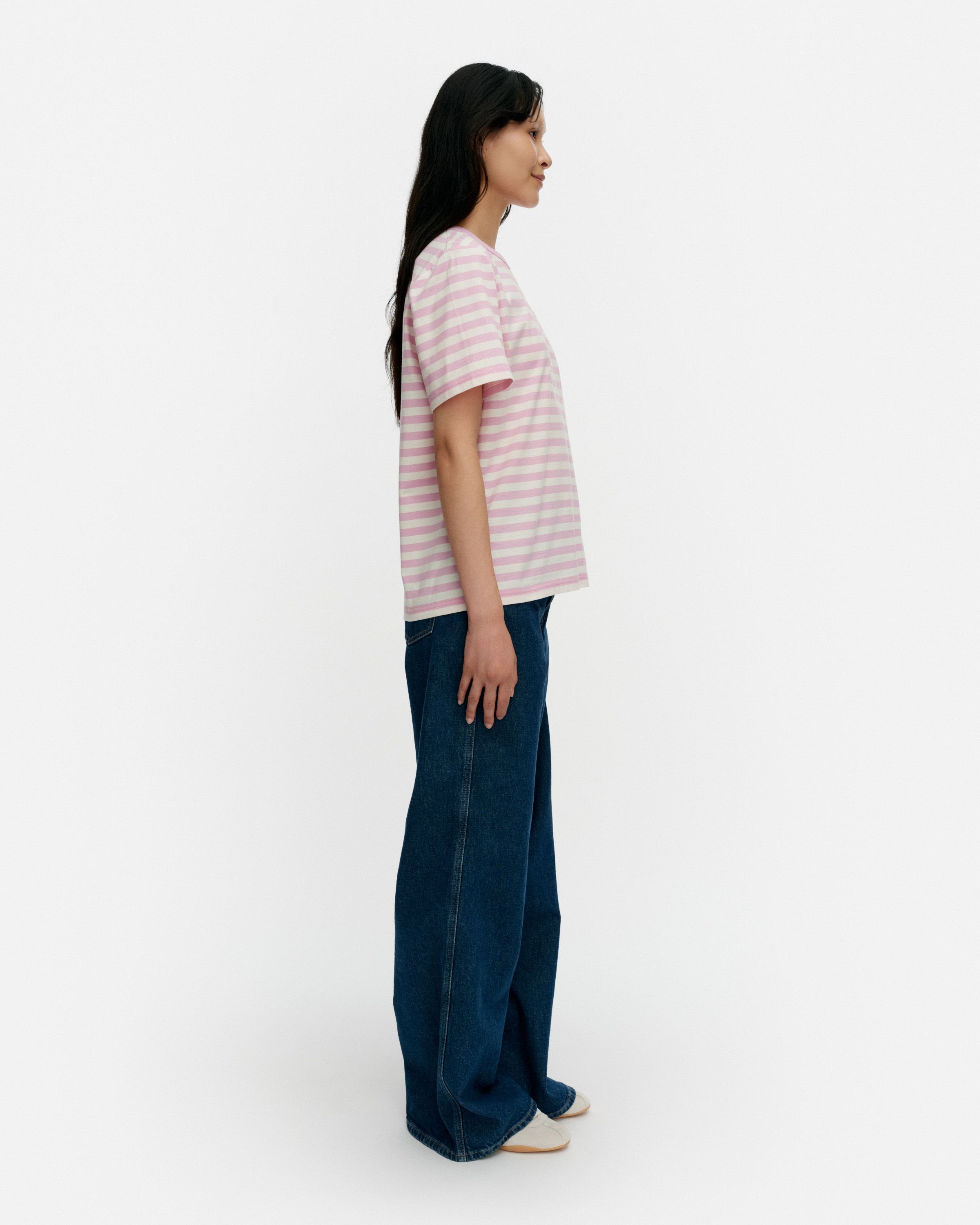 Tasaraita Unikko Kioski t-shirt light pink, off white, red | Marimekko