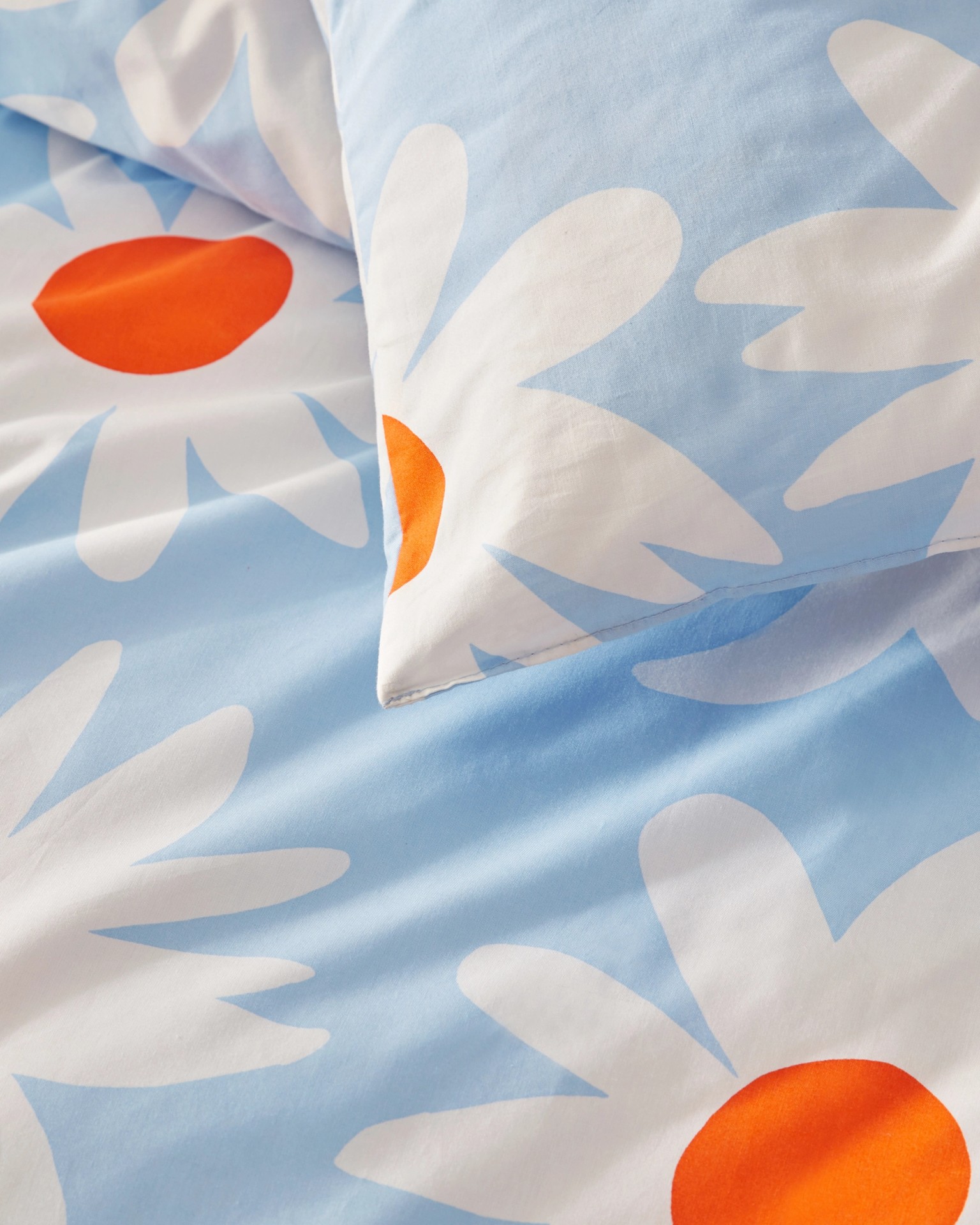Rakastaa Ei Rakasta F/Q, Duvet cover set, lt.blue, off white, orange,
