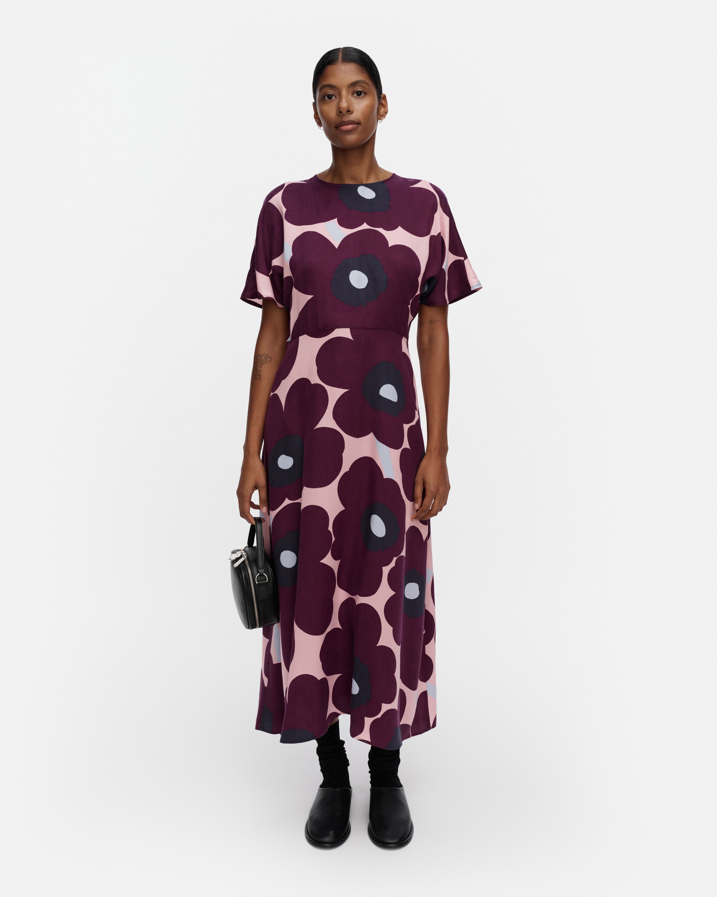 Jakso Kukka Kioski T-shirt light pink, dark green | Marimekko