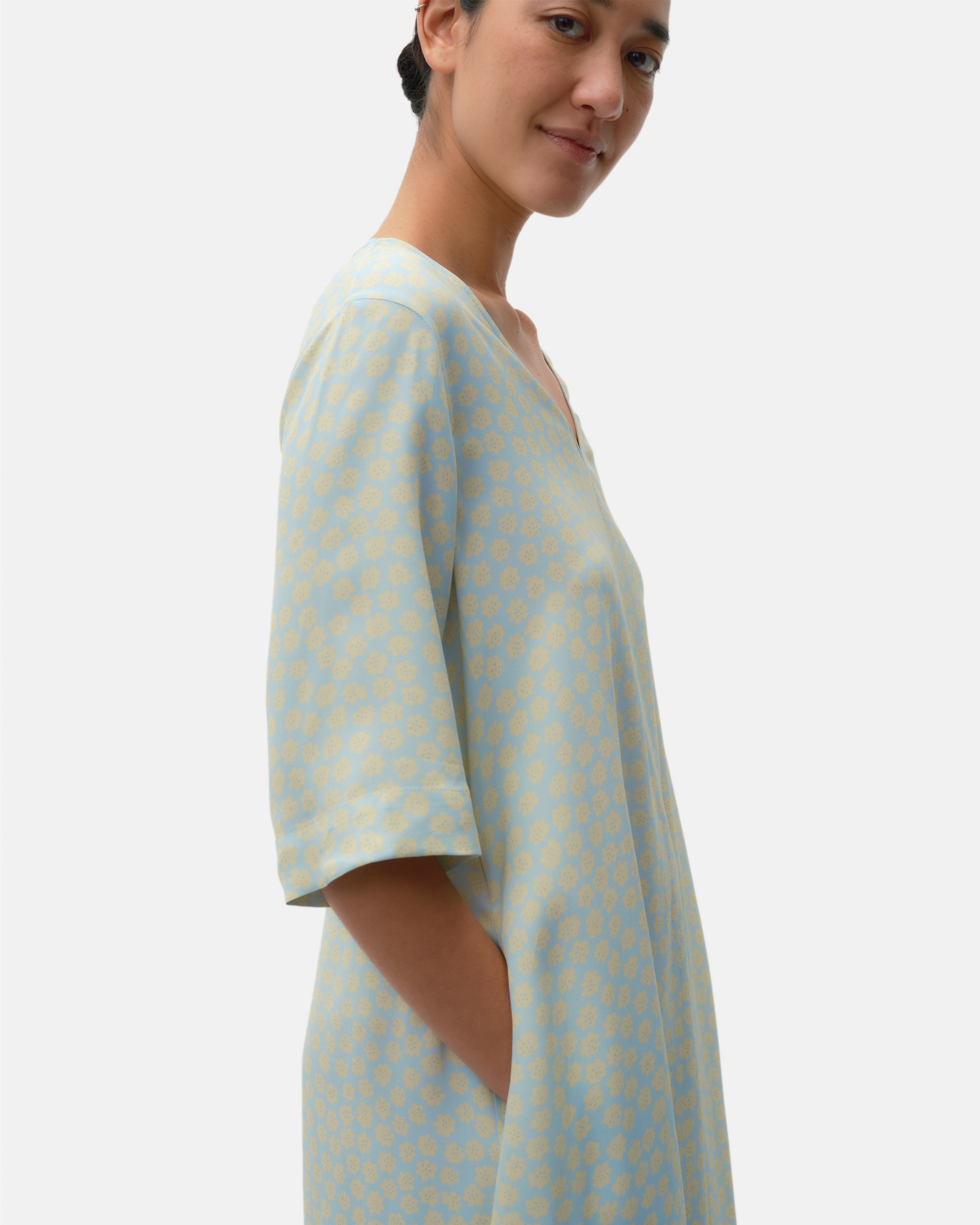 Haaveellinen Pukettimeri, Viscose dress, light blue, light yellow,