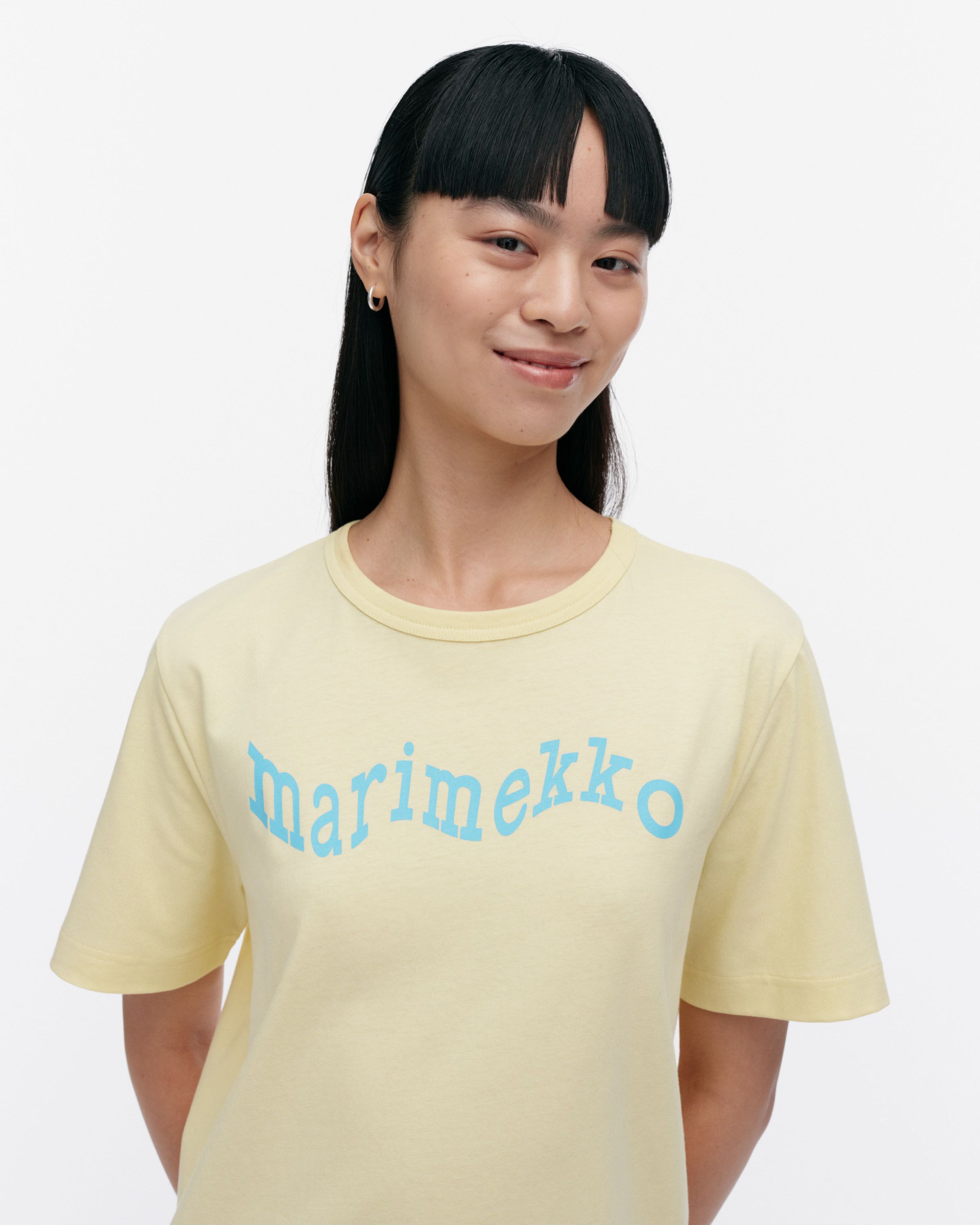 Marimekko TシャツS kioski LOGO LYHYTHIHA Erna Logo Placement Kioski t-shirt | Marimekko