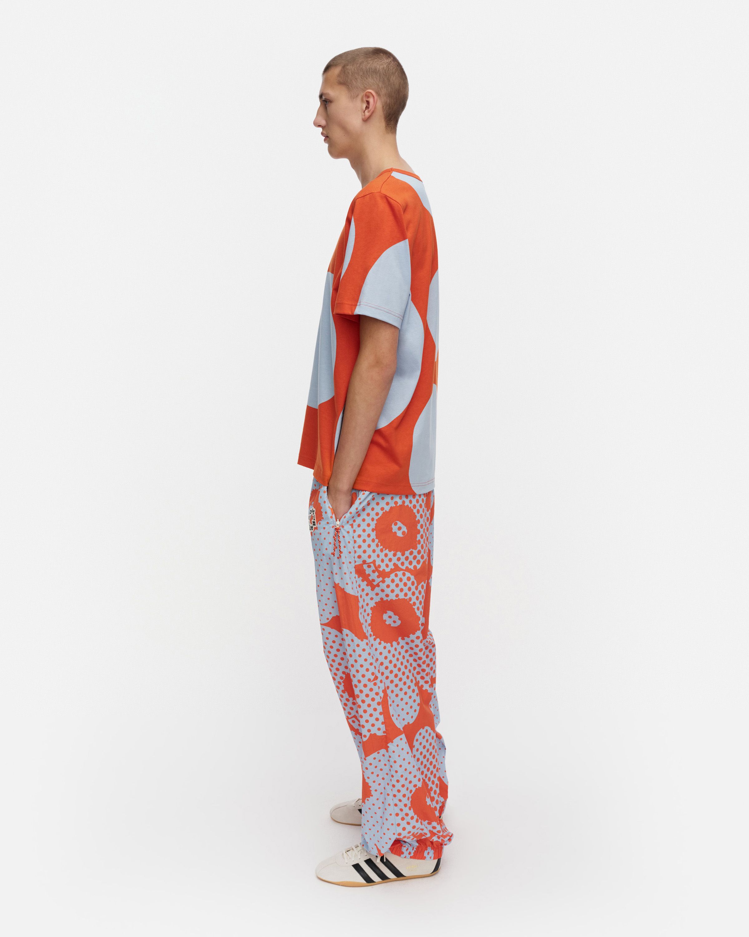 Olos Unikko Kioski activewear trousers red, light blue | Marimekko