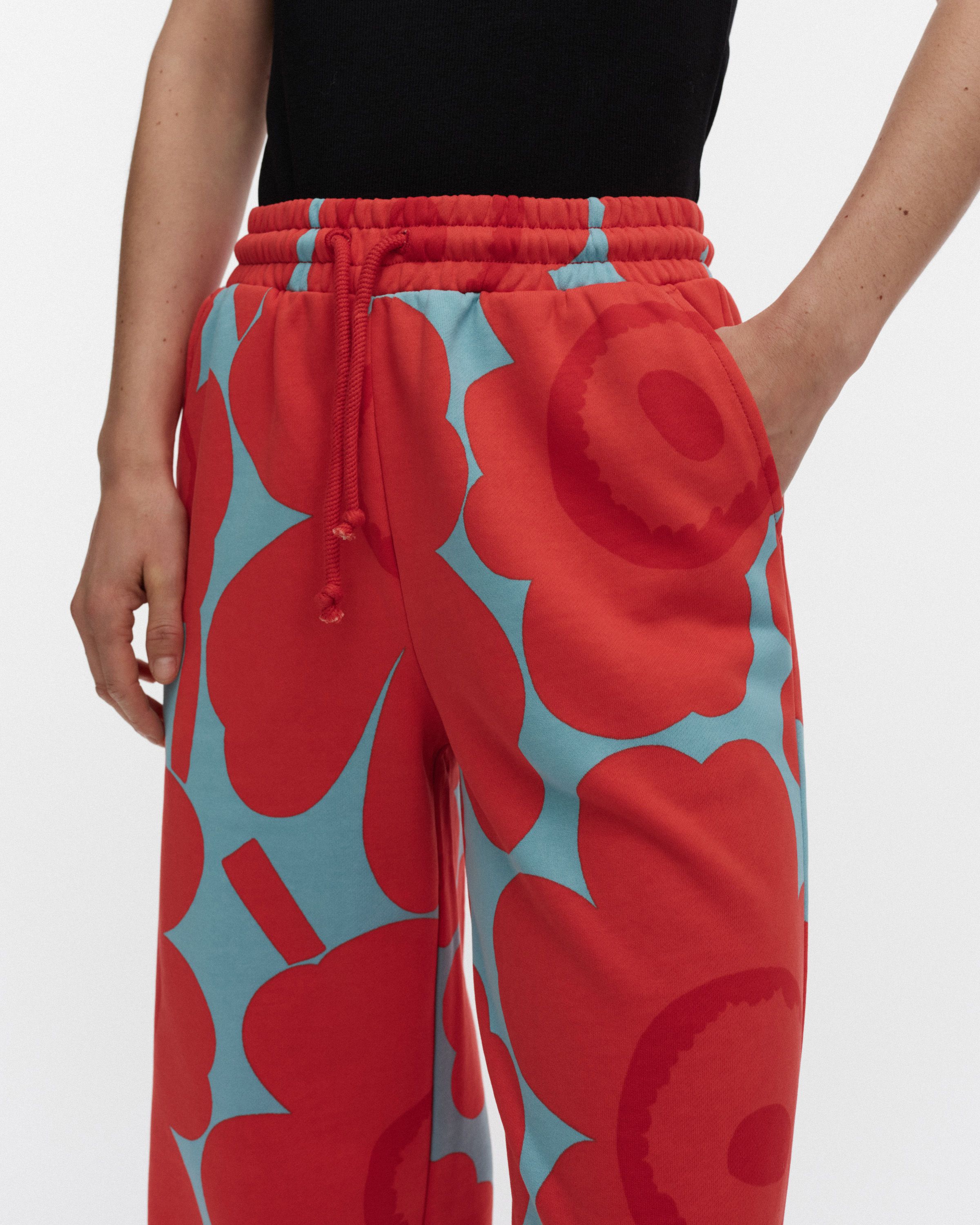 【タグ付き新品未使用】お値下げしました♪marimekko パンツLサイズ Varret Unikko Kioski sweatpants light blue, red | Marimekko