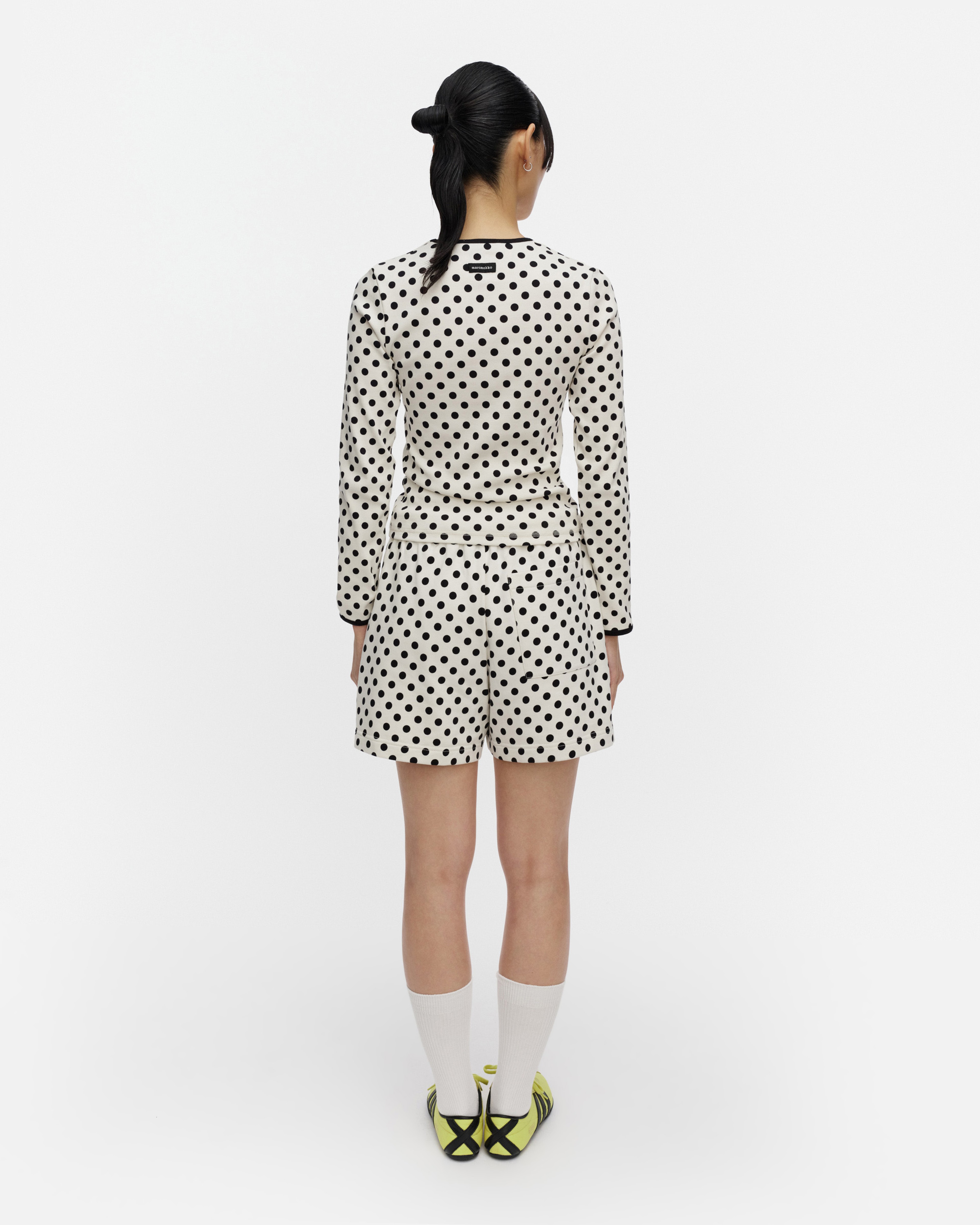 Miksaus Pallo, Kioski shorts, off white, black,