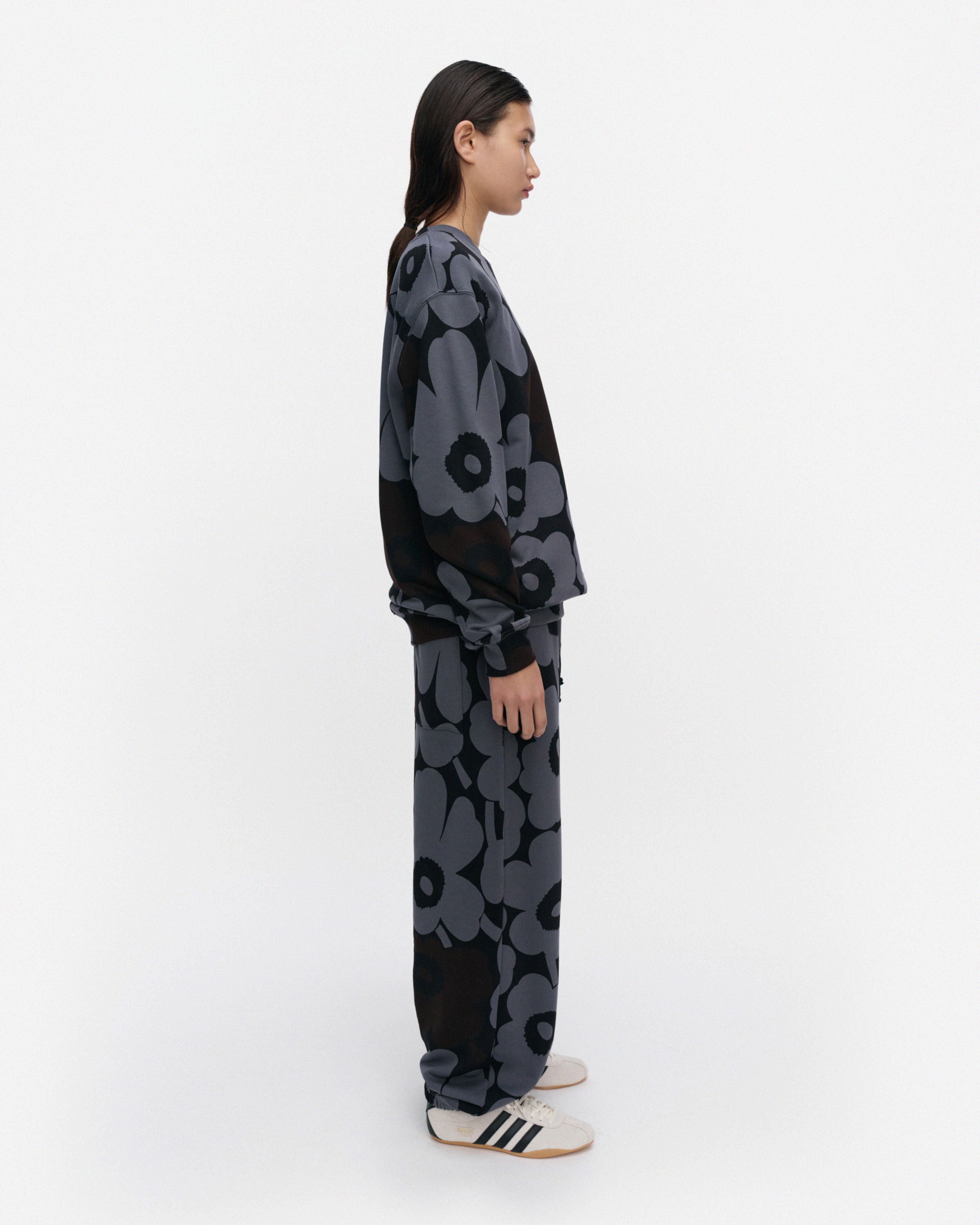 Loisto Pieni Unikko, Kioski sweatshirt, black, grey, dark brown,