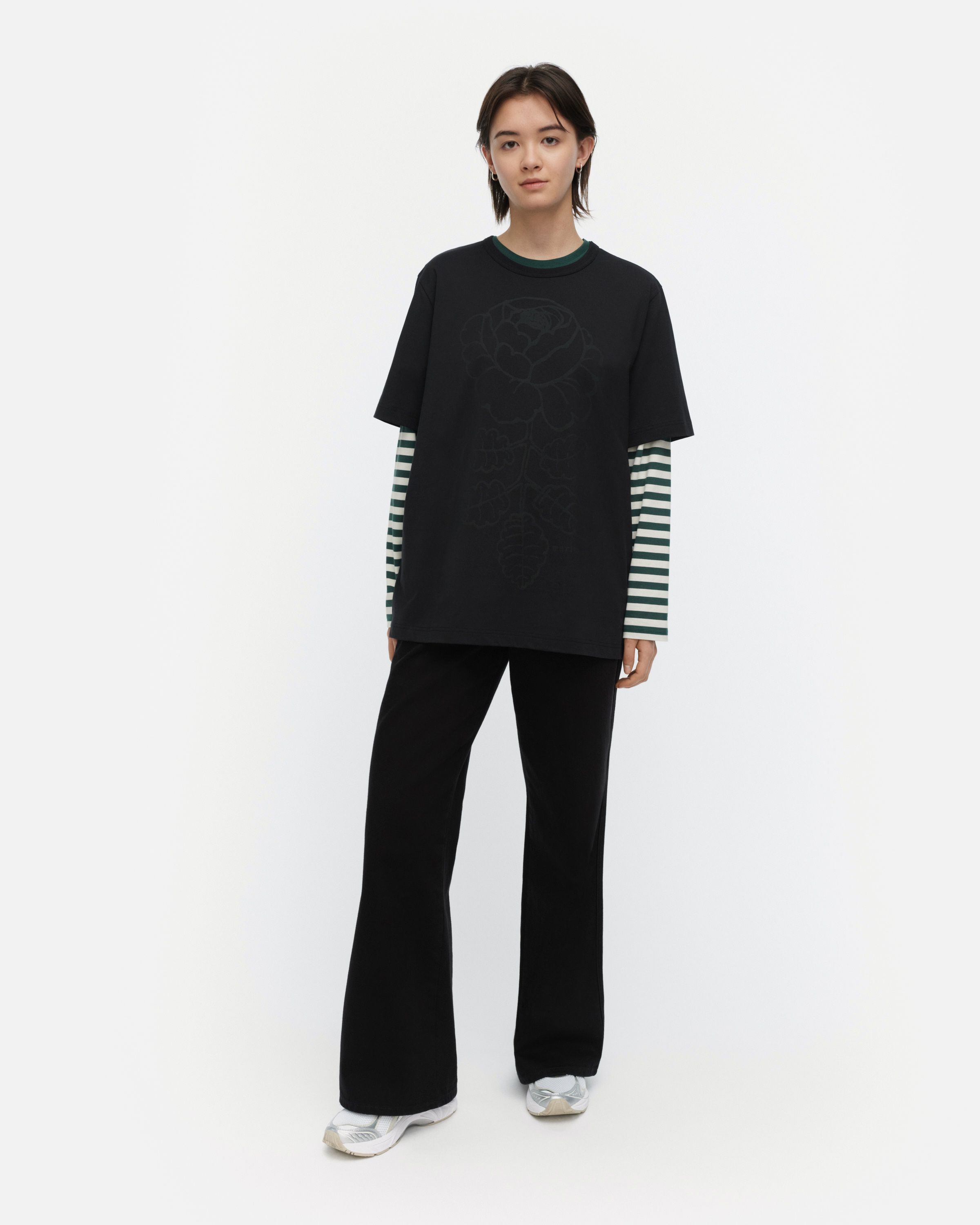 Vihne Vihkiruusu Placement Kioski t-shirt | Marimekko